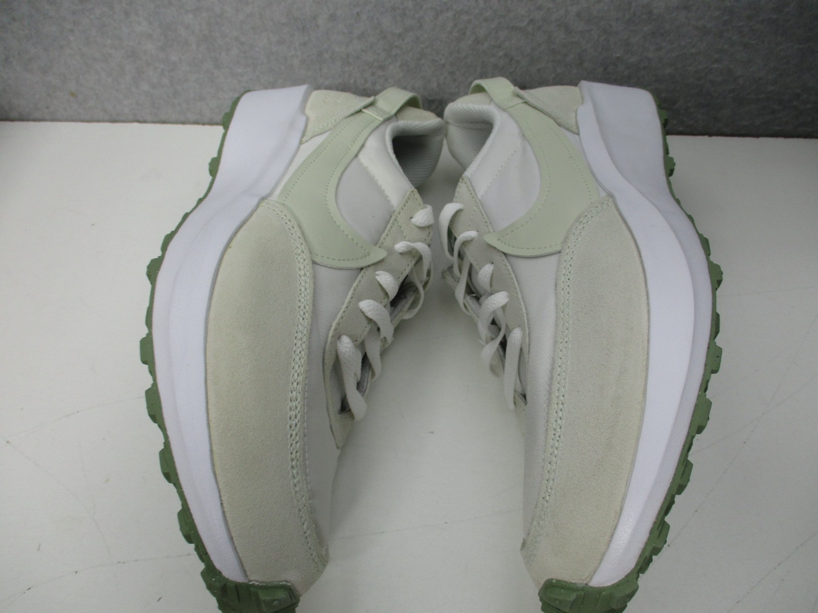 Nike Waffle Debut Casual White Sea Glass Oil Green/Beige Shoes Womens Sz 10