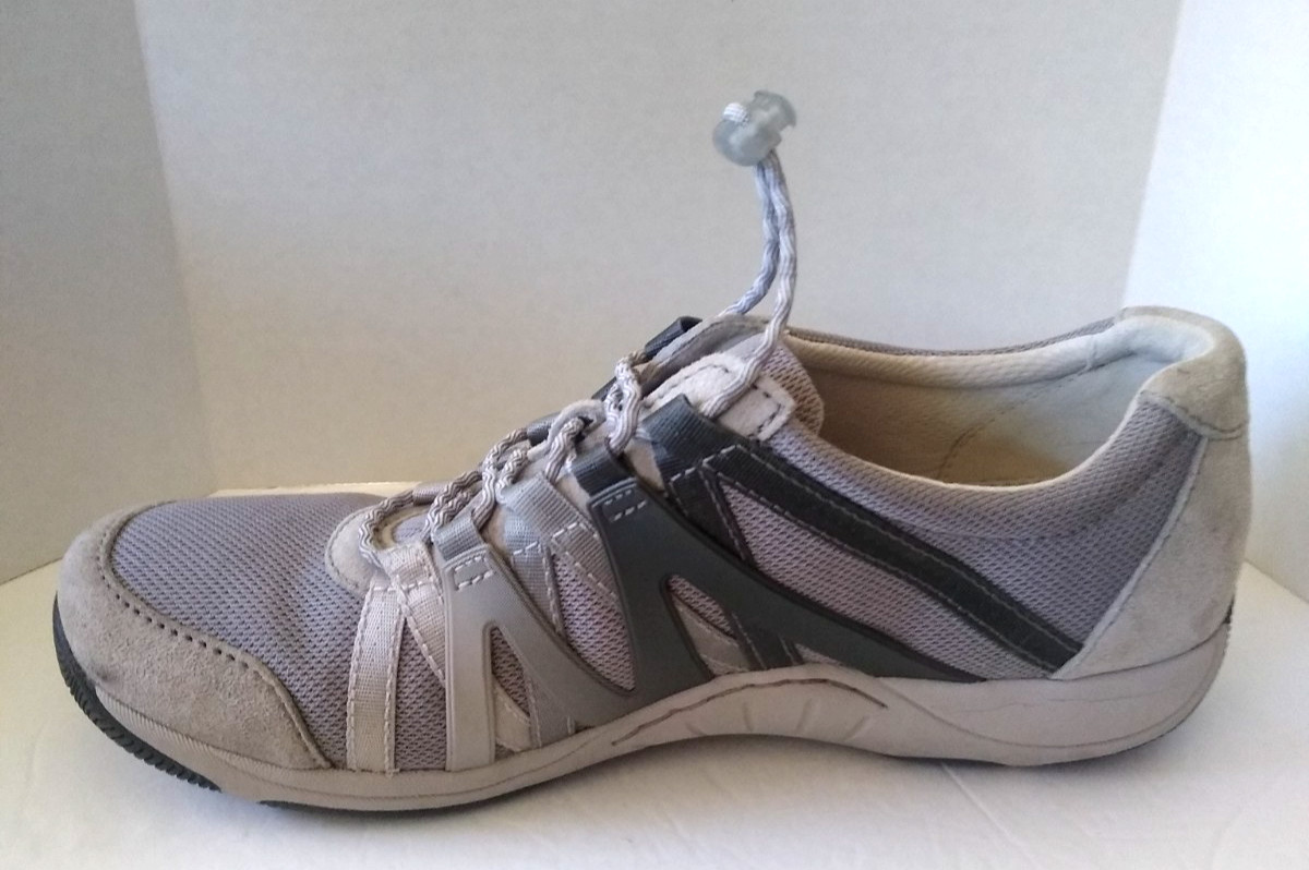 Dansko Henriette Tennis Shoes Women’s Size 8 Grey Suede Sneakers Quick Lace