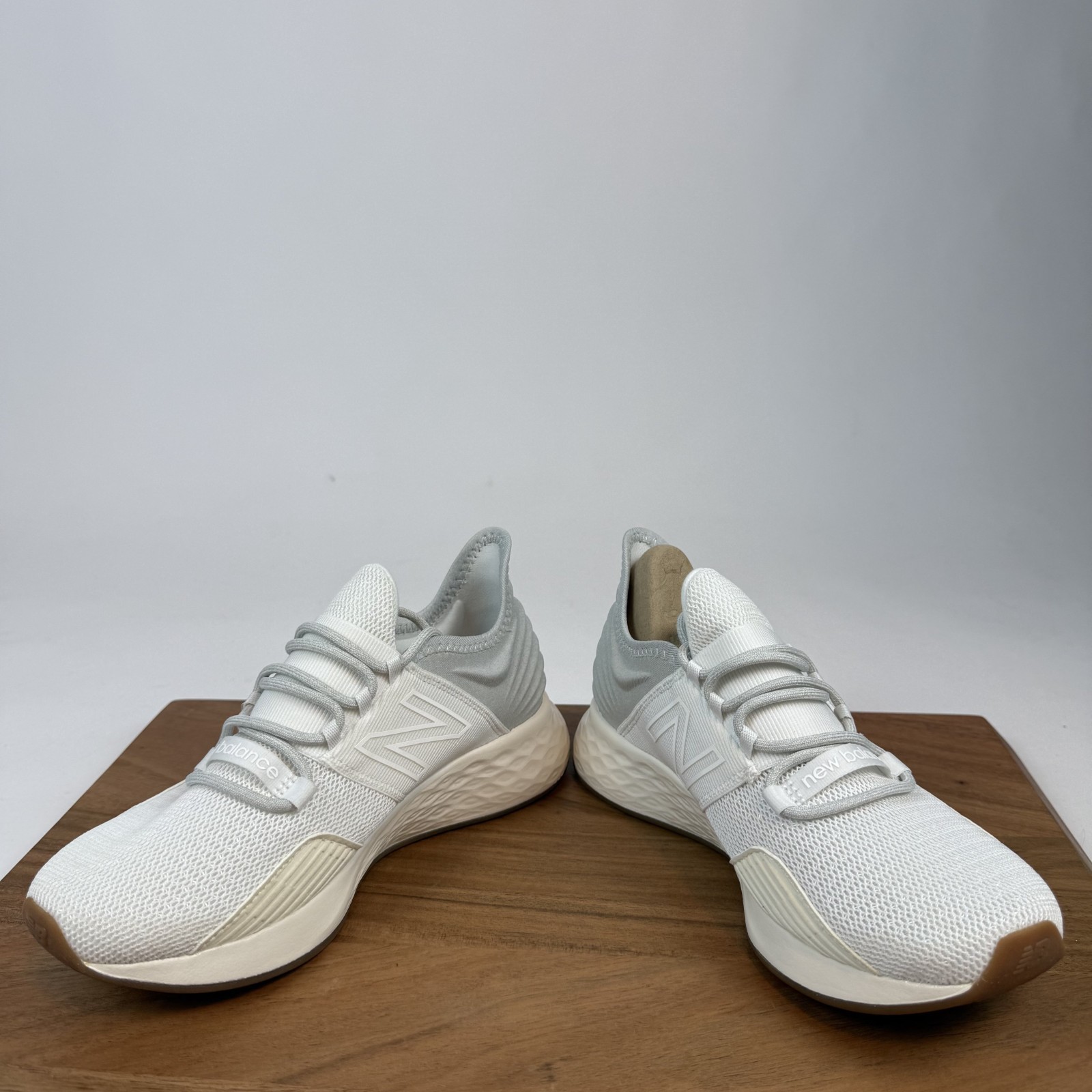 New Womens New Balance Fresh Foam Roav Tee Shirt White Casual Sneakers Sz 6 NIB