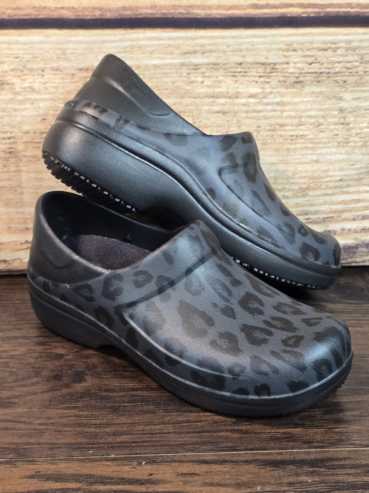 Crocs Neria Pro II Black Leopard Nurse Clog (205385) Comfort Sz W8 No Box Preown
