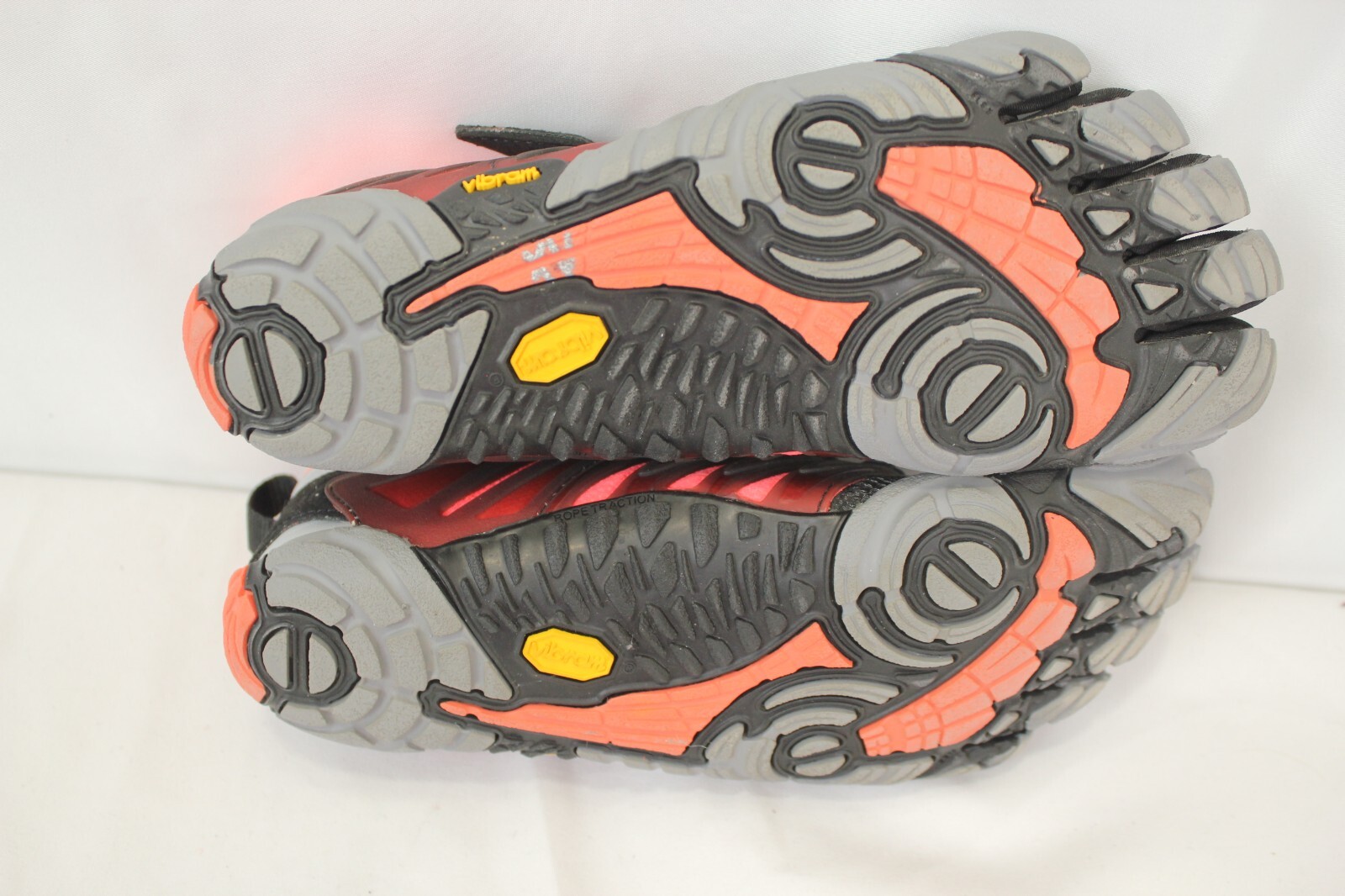 VIBRAM FIVE FINGERS WOMEN’S WATER SHOES NEON PINK SIZE 7-7.5 EUC!