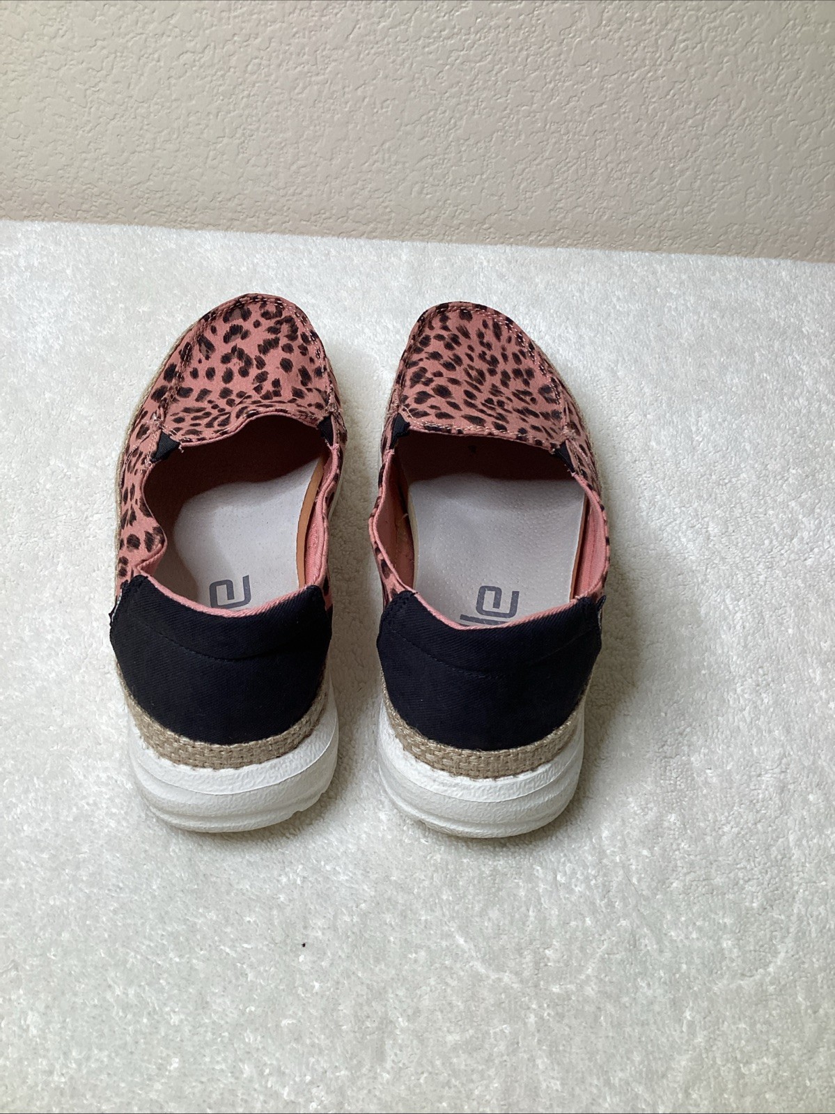 Hey Dude Lena Leopard Rose Loafer Shoe, Women 6, Pink Spotted Twine Rope