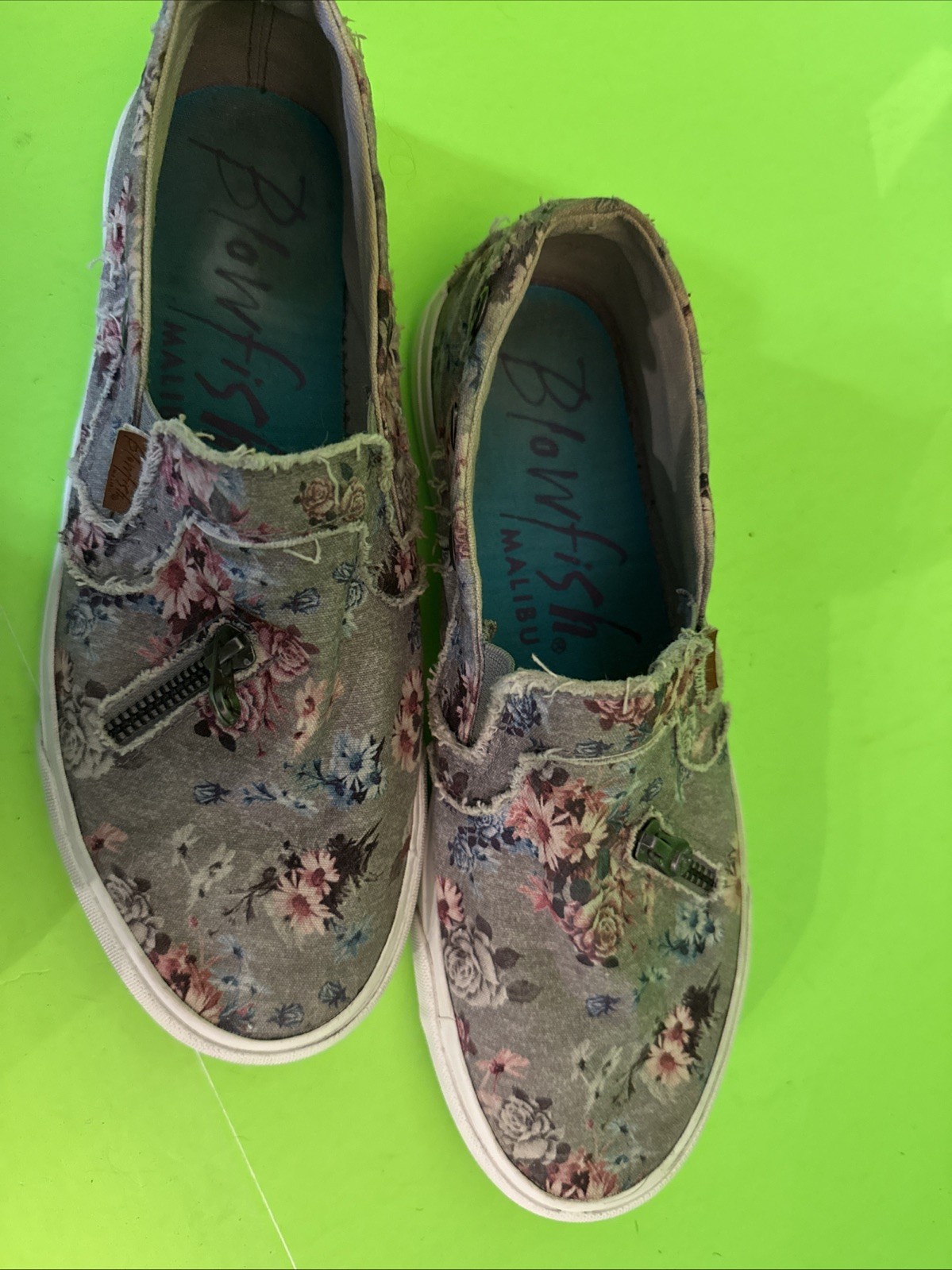 Blowfish Malibu Sneakers Distressed Gray, Size 8
