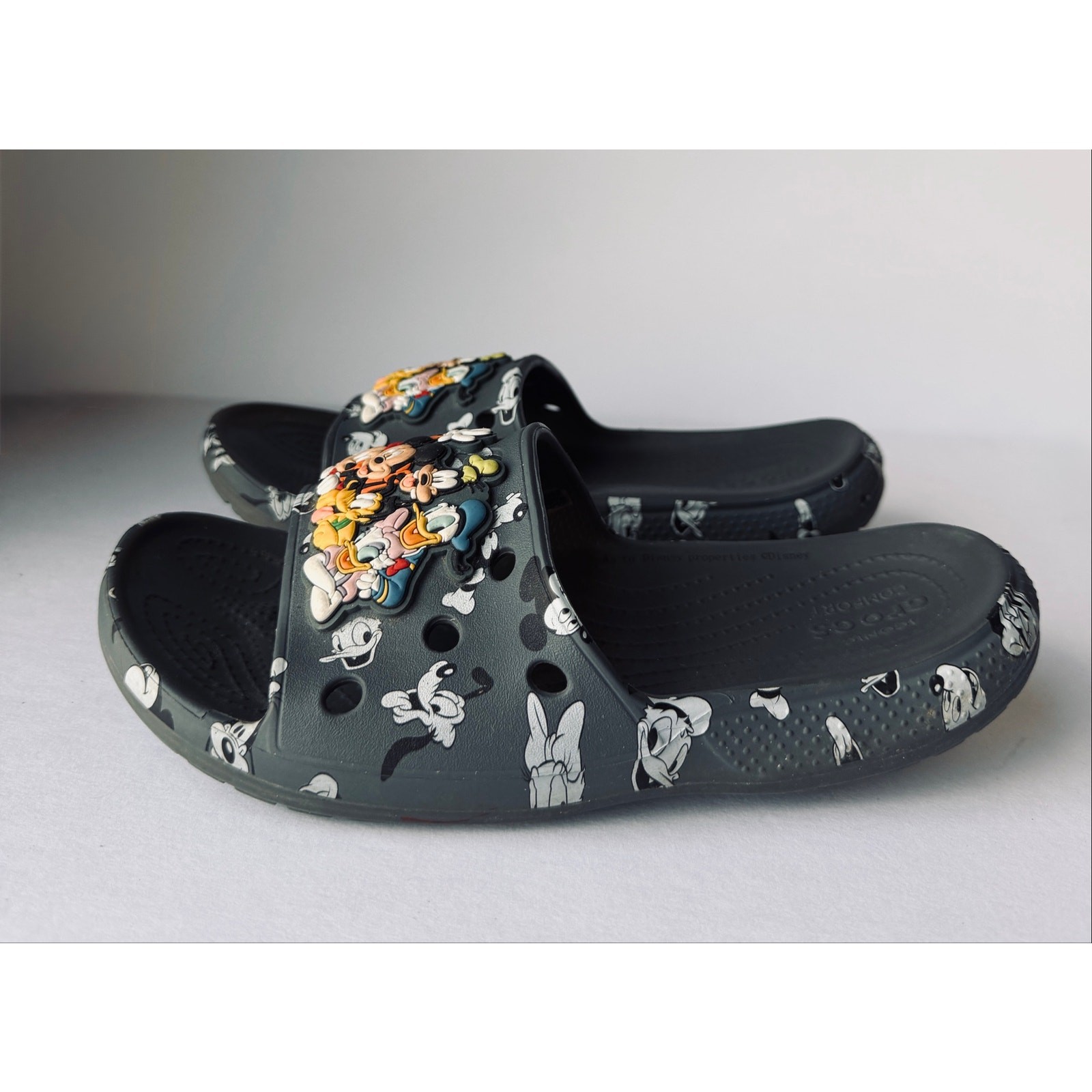 Crocs Disney Mickey & Friends Classic Slide Sandals Gray M5 W7