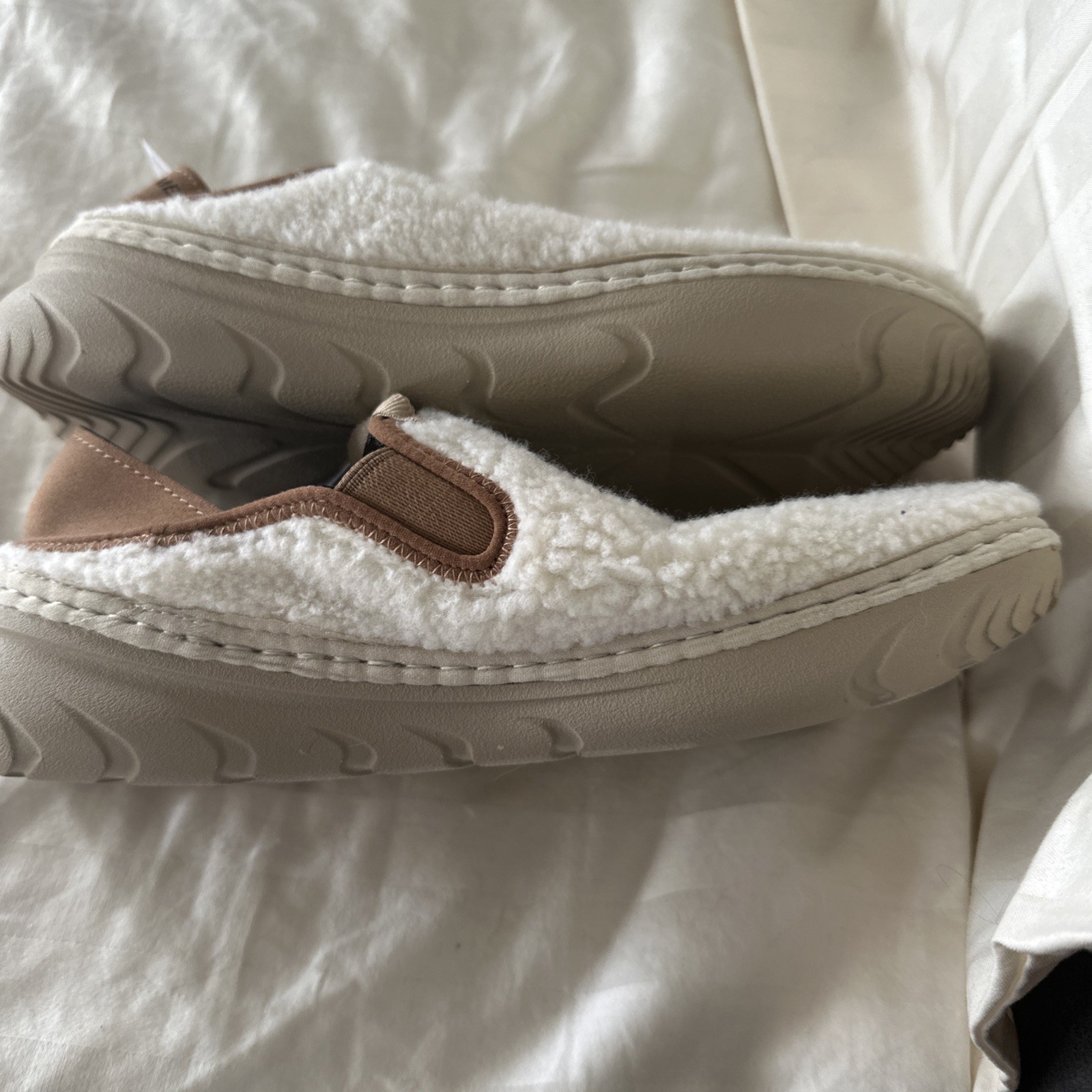 NWT Merrell Hut Moc Cozy Slip On Shoes Smore 8M Ivory And Brown Women’s