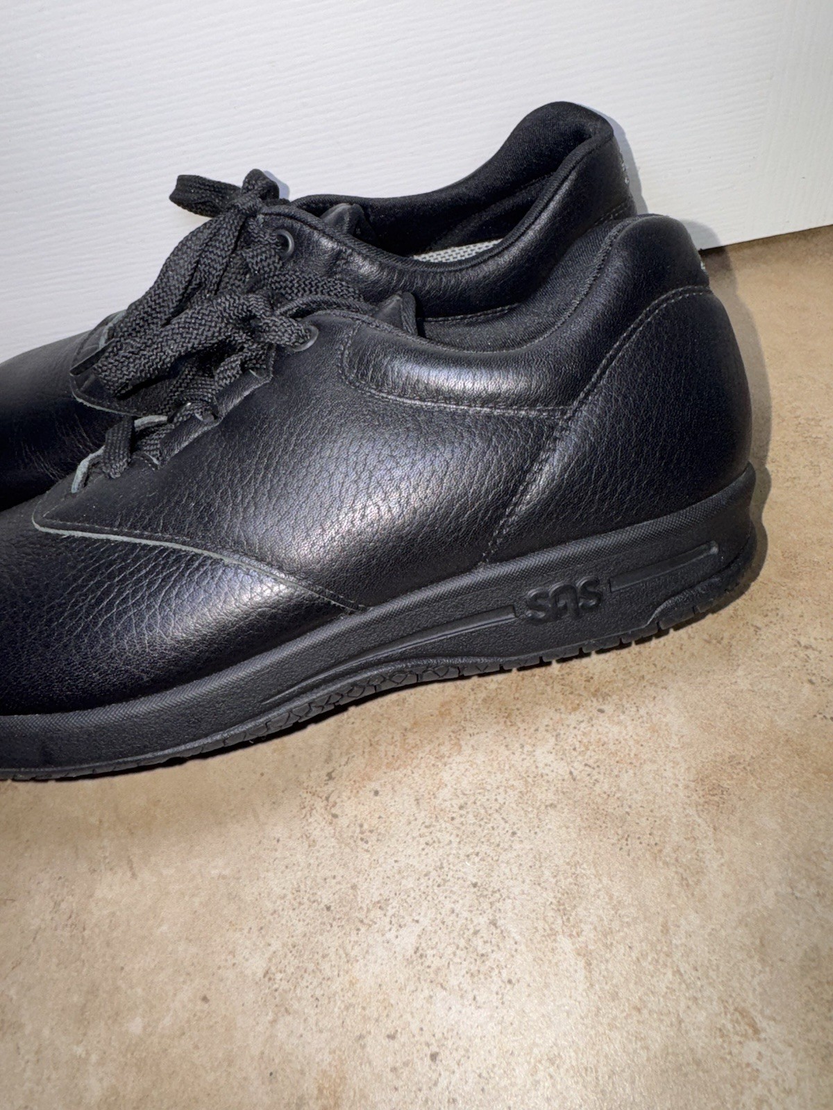 SAS Liberty Womens 6M Non Slip Shoes Black Leather Comfort Slip On EUC