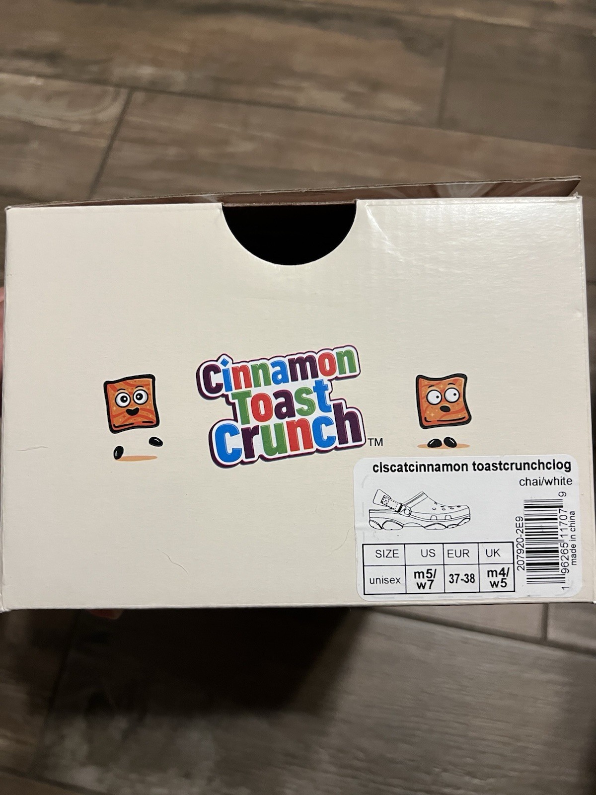 Crocs x Cinnamon Toast Crunch Clog Size M5/W7 BRAND NEW NEVER WORN