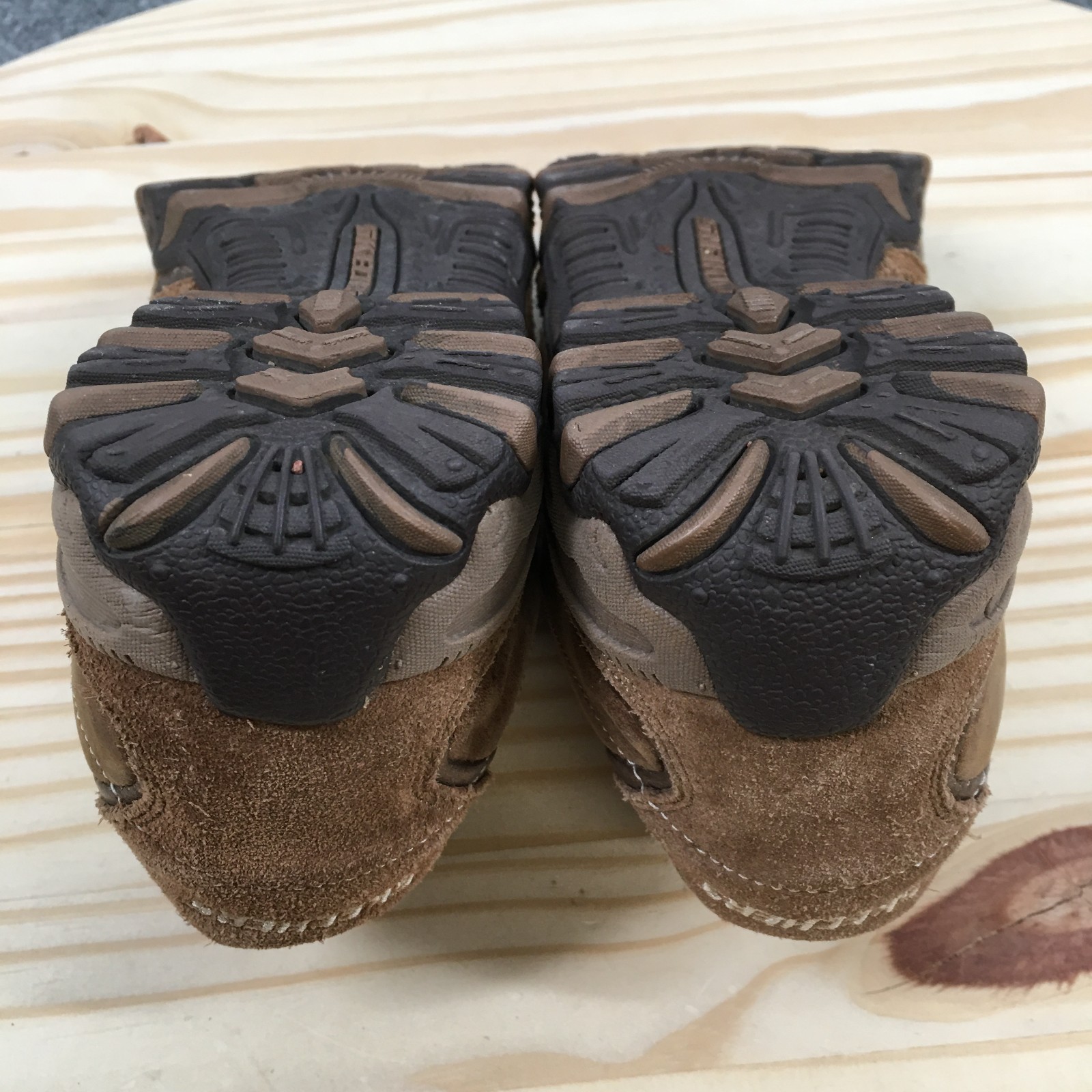 Skechers Shoes Womens 7 Trail Hiking Sneakers Lace Up Low Top Leather Brown