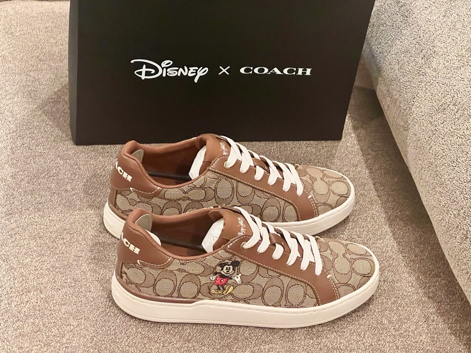 Disney x Coach Low Top Sneaker Mickey Mouse Signature Jacquard Women’s 7.5 CN431