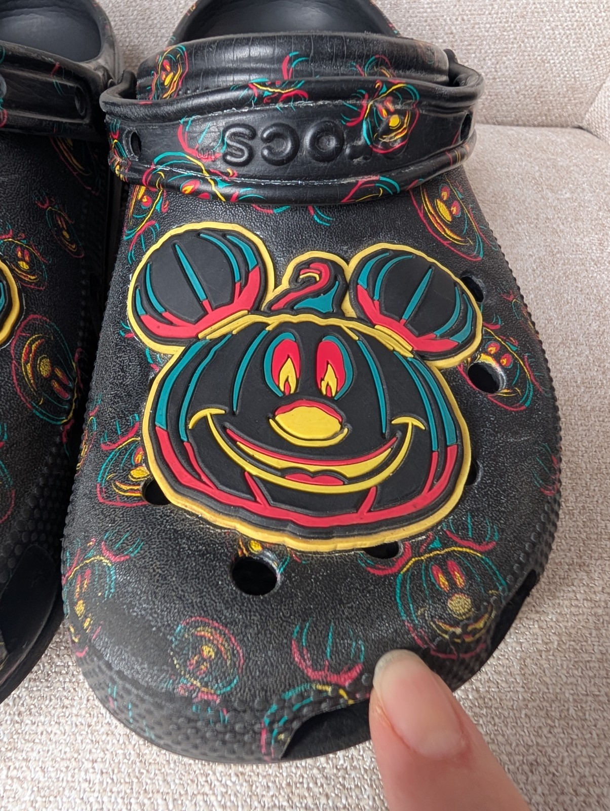 Disney Parks 2023 Glow Halloween Mickey Mouse Pumpkin Adult Clogs Crocs M8/W10