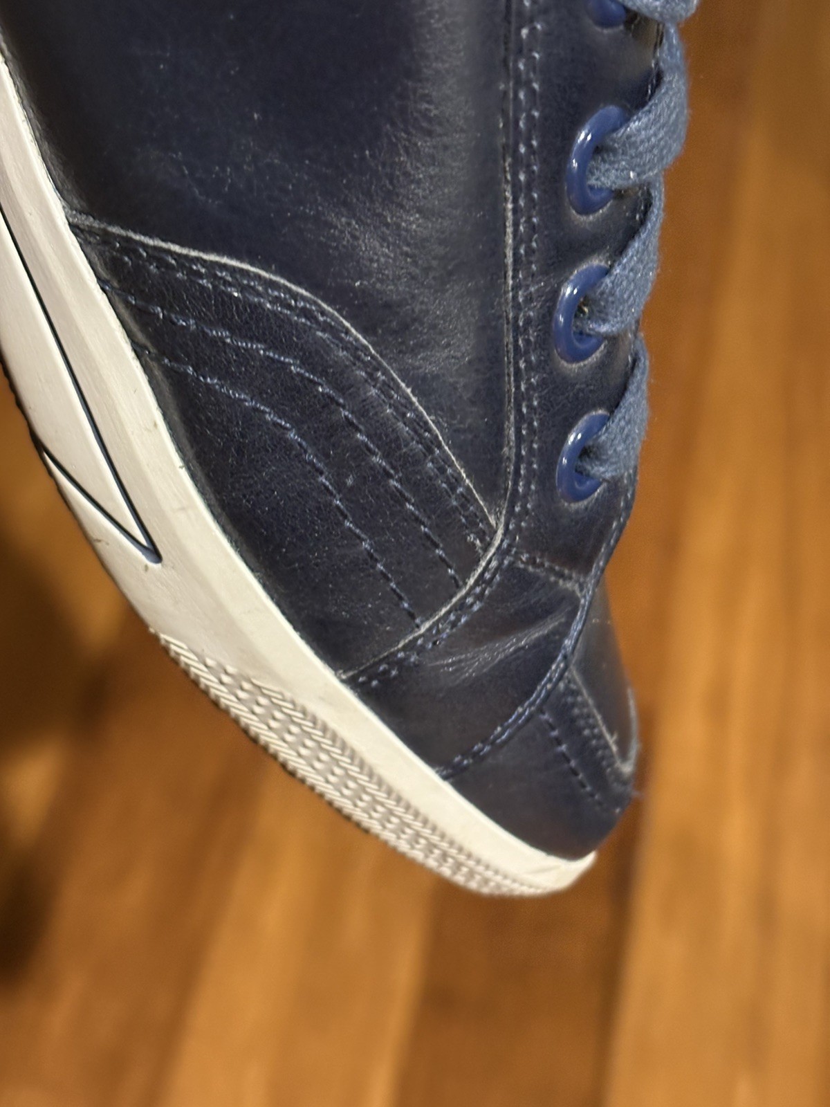 FRANKIE 4 IV “Ellie” Navy Size 9.5 Comfort Lace Up Leather Casual Sneakers