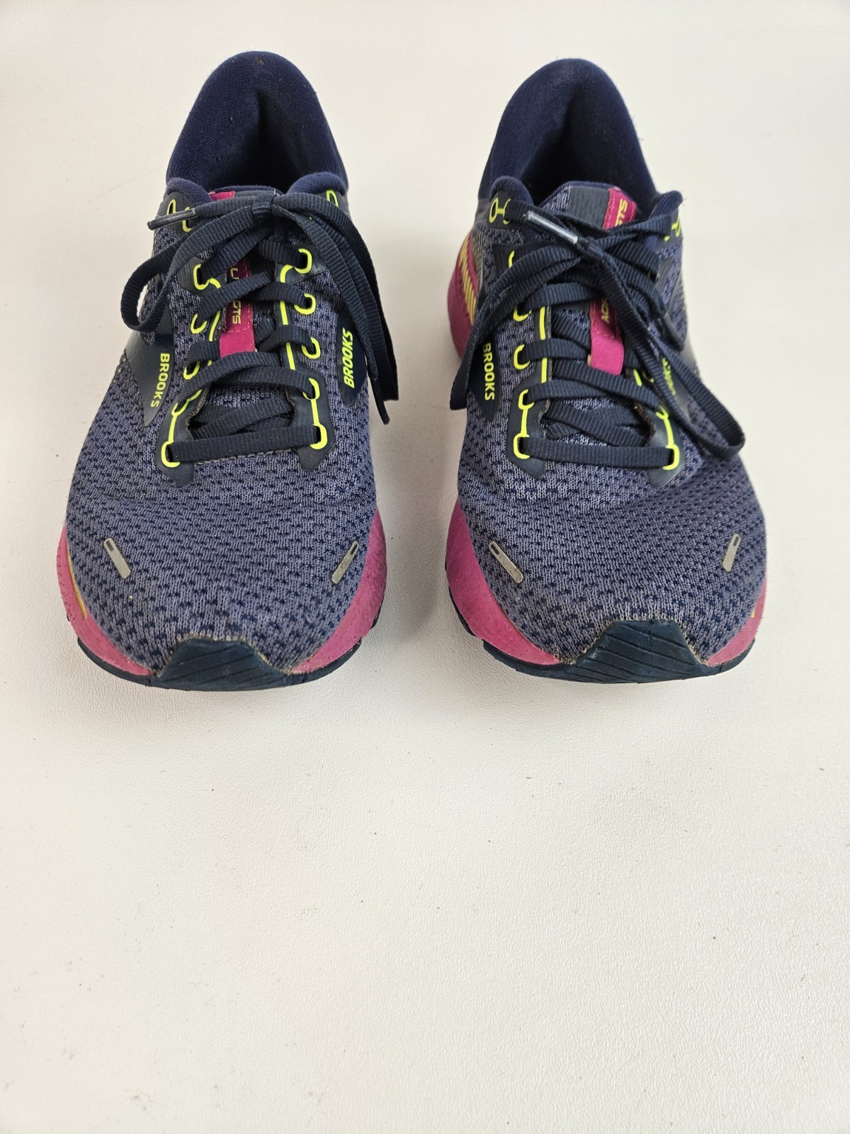Brooks Adrenaline GTS 22 Womens Shoe Sz 10.5 B Running Nightshadow Viola Sneaker