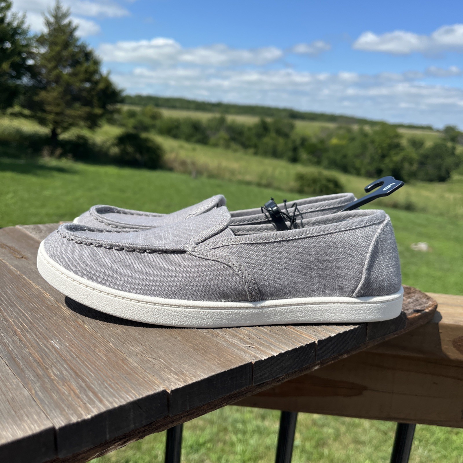 Time And Tru Women’s Slip On Shoes Size 6 Gray Memory Foam Casual Comfort New