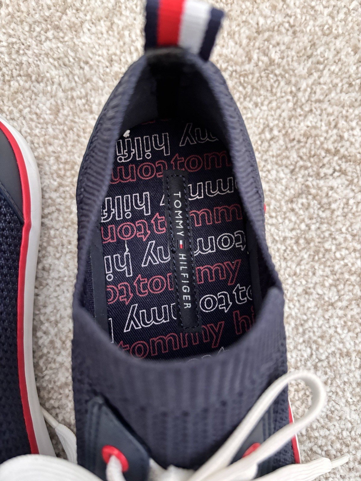 Tommy Hilfiger Navy Gessie Stretch Knit Sneaker size 8 M EUC