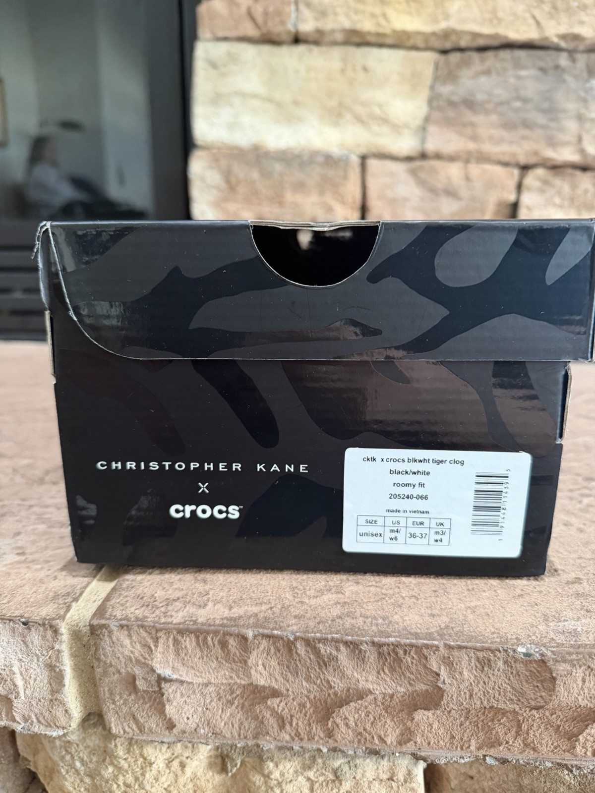 Christopher Kane CROCS 2017 Limited Edition White/Black Zebra Print Clogs M4/W6