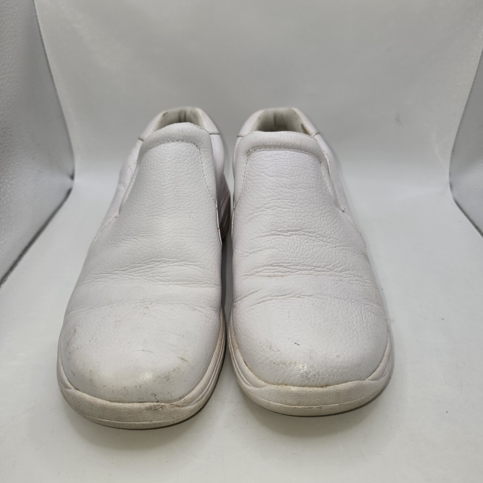 Nurse Mates Women’s Dove, White Slip-On Shoes, Size 8.5M.