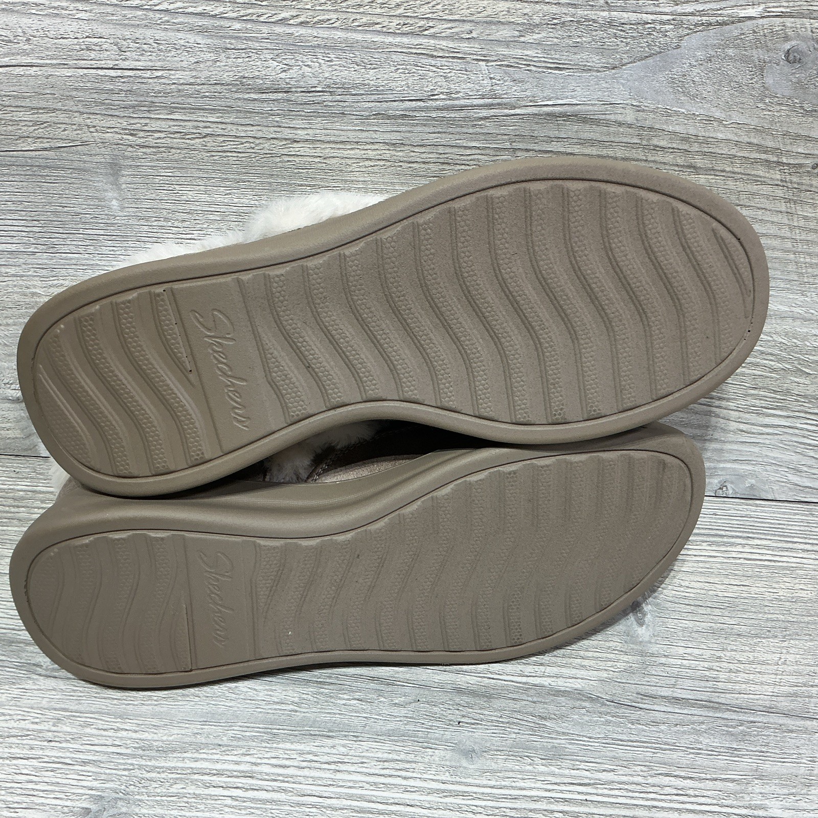 Skechers Womens Size 7.5 Cozy Escape Hands Free Slip Ins Slippers Chestnut Tan