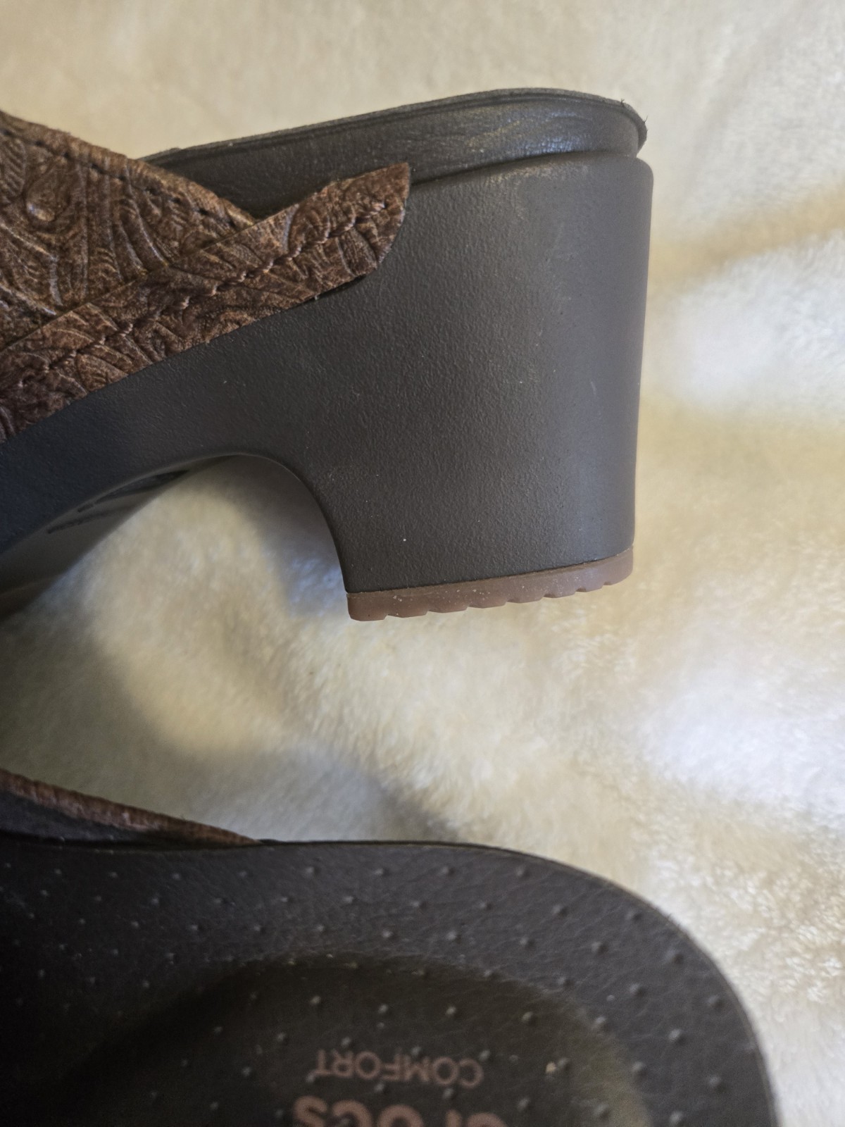 Crocs Sarah Tooled Clogs Brown Floral Textured Block Heel Boho Size 7W