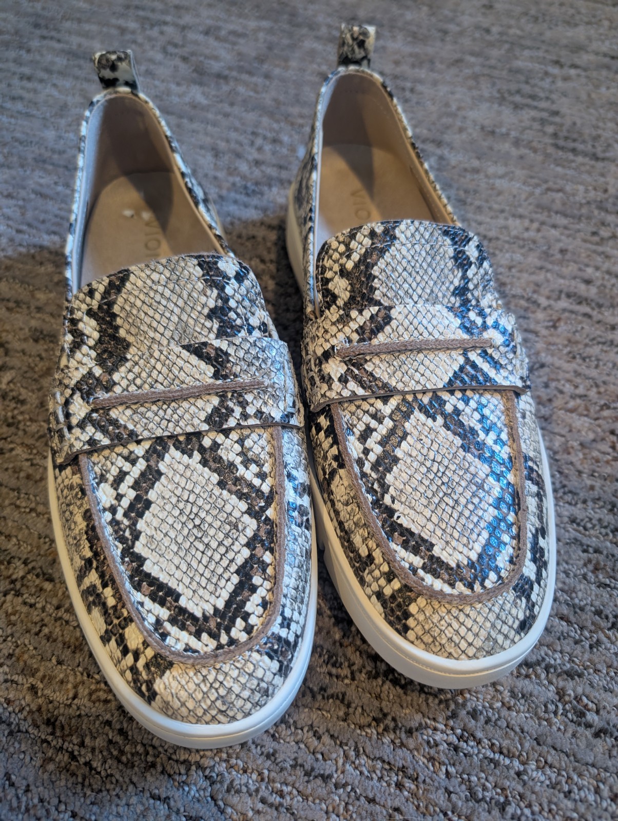 Vionic Uptown Loafers Women’s 8 Ivory Snake Print Leather Slip On Shoes Classic