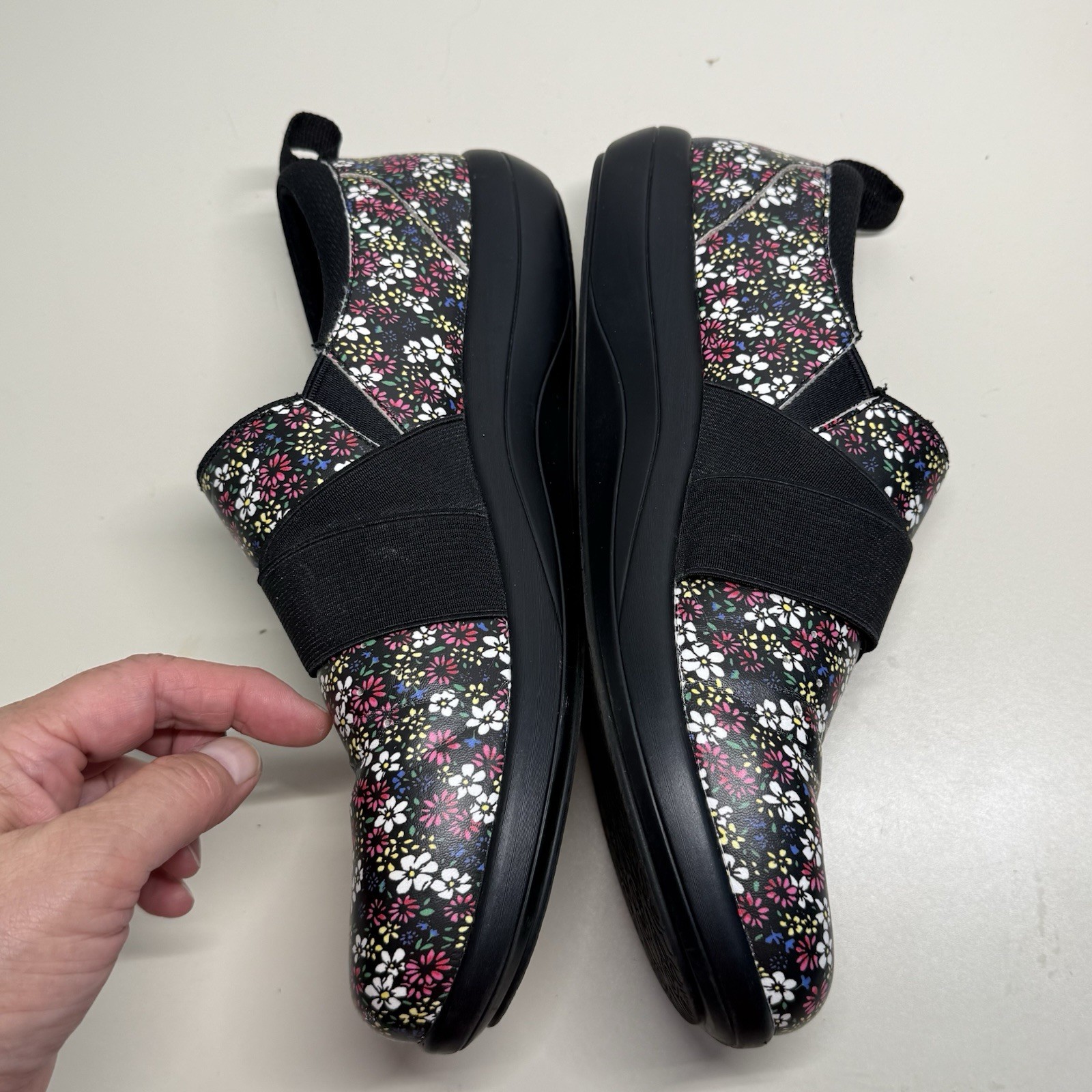 Alegria By Pg Lite Slip On Shoes Floral Print Lightweight Comfort Man Made Sz 39