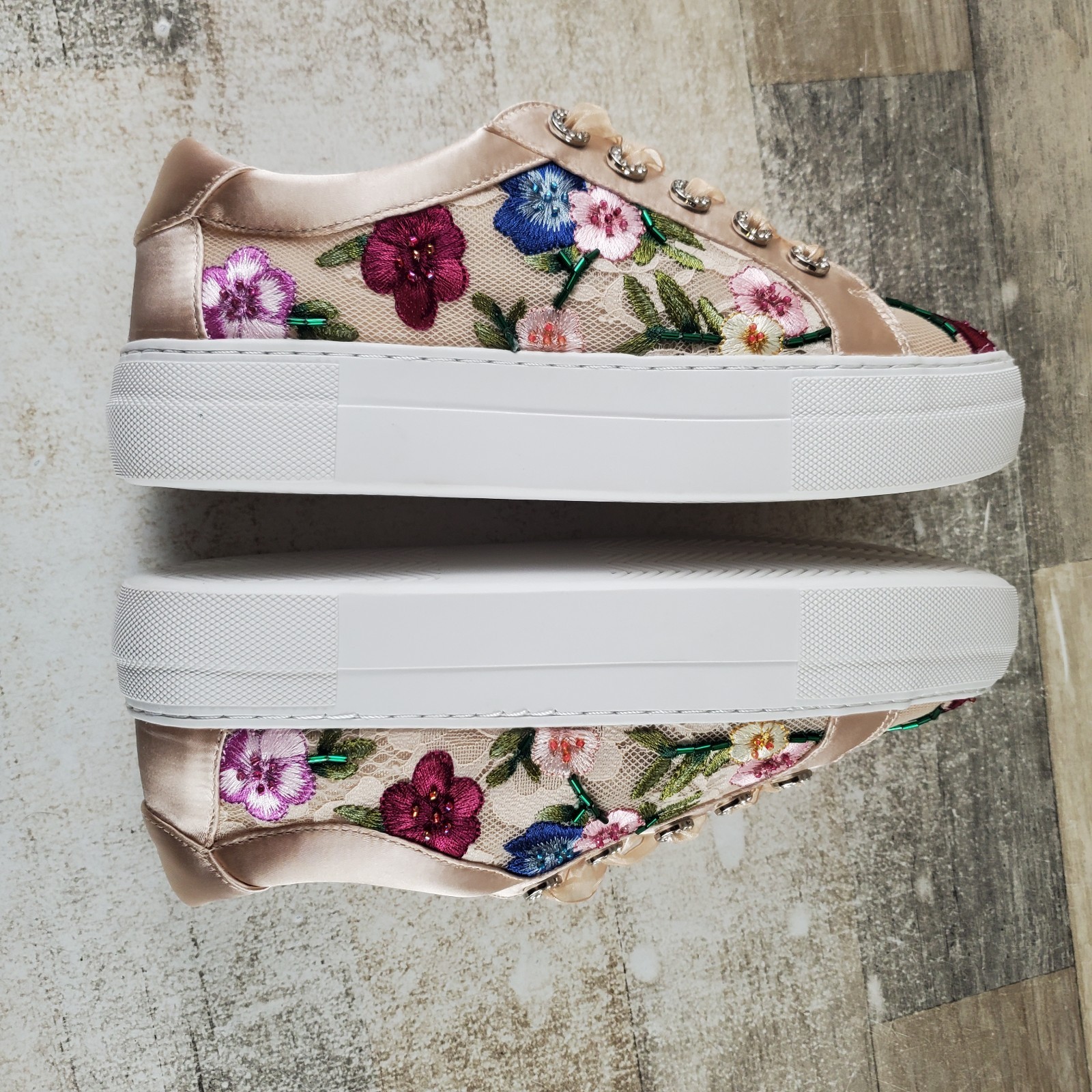 Betsey Johnson Jayla Womens Shoes Sz 7 M Blush Multi Floral Embroidery Sneakers