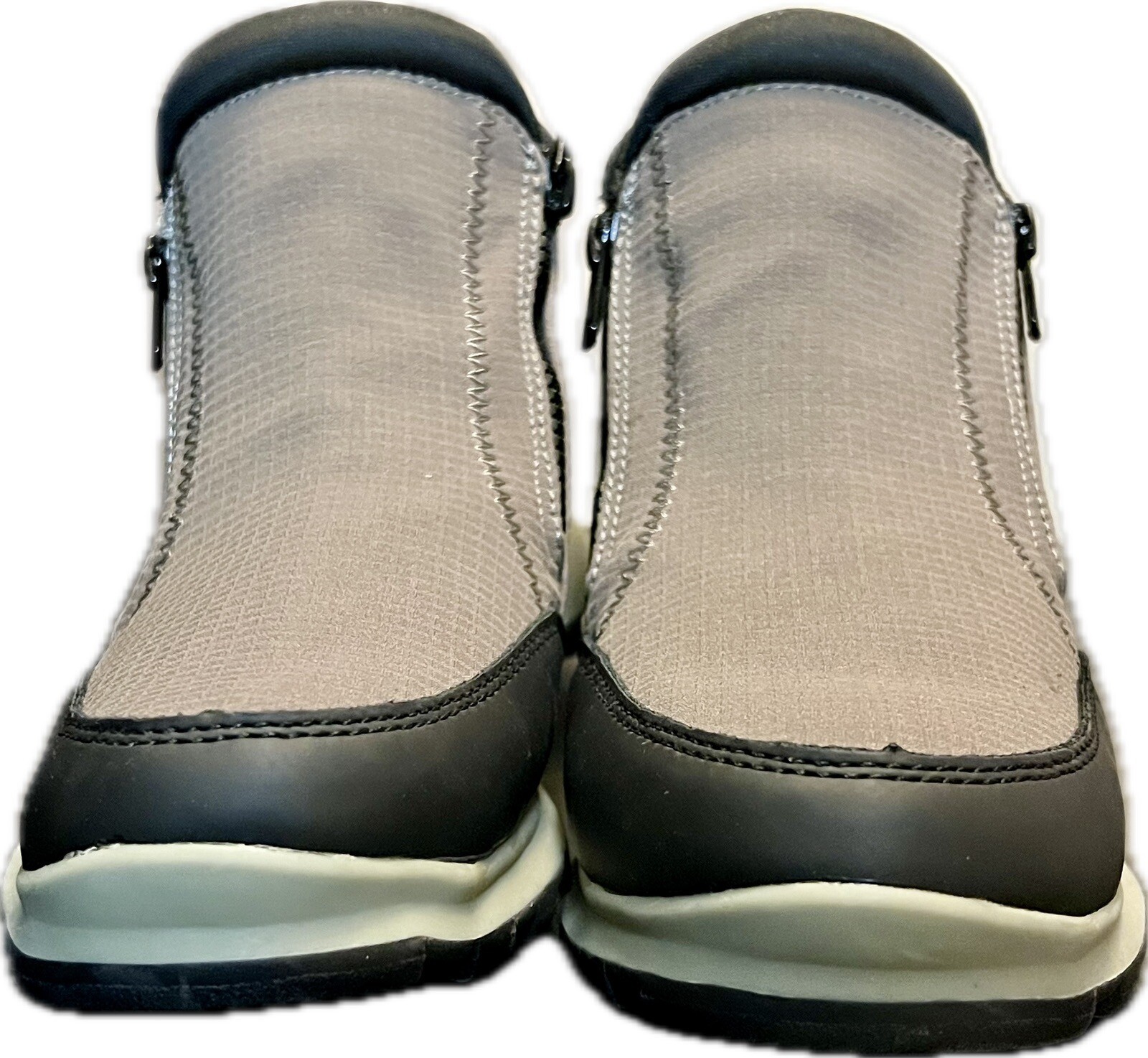 Women’s Cougar River Nylon Waterproof Sneakers US Size 6 NEW