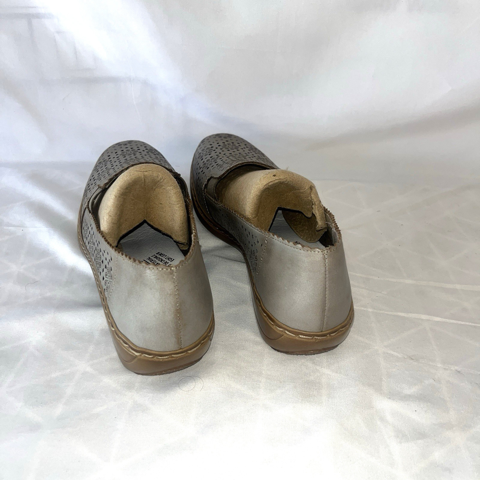 Rieker women’s Doris Loafers Shoes Gray Leather Perforated Slip-ons Size 40 9.5