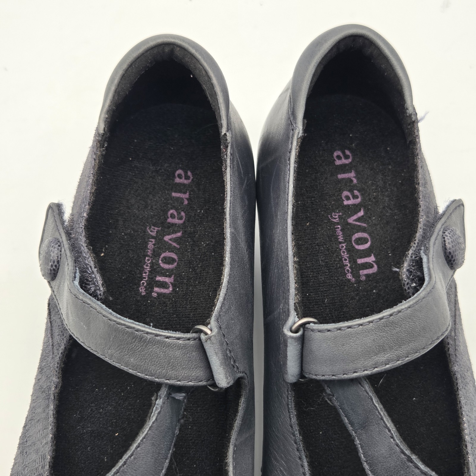 Aravon PORTIA Blue Leather Mary Jane Pumps Size 9 AA Narrow Width