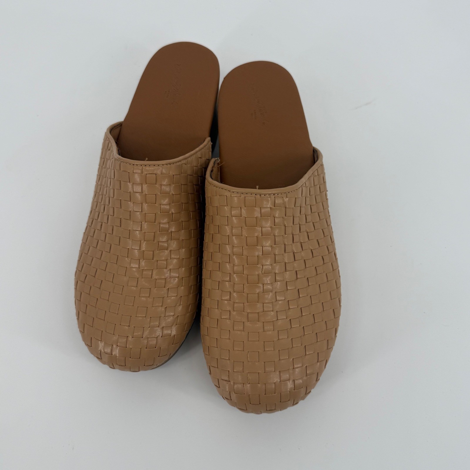 Universal Thread Clogs Womens 10 Tan Excellent Woven Platform Mules Slip On