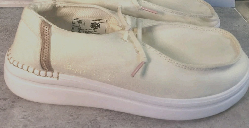 Hey Dude Wendy Canvas Size 9W Lace Up Ivory Nwot