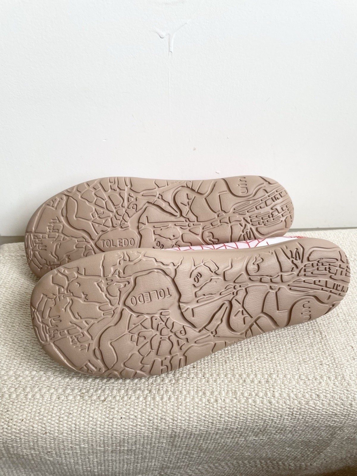 Women Size 8.5 UIN Slip On Shoes Canvas Comfortable Loafers “Venus de Milo”