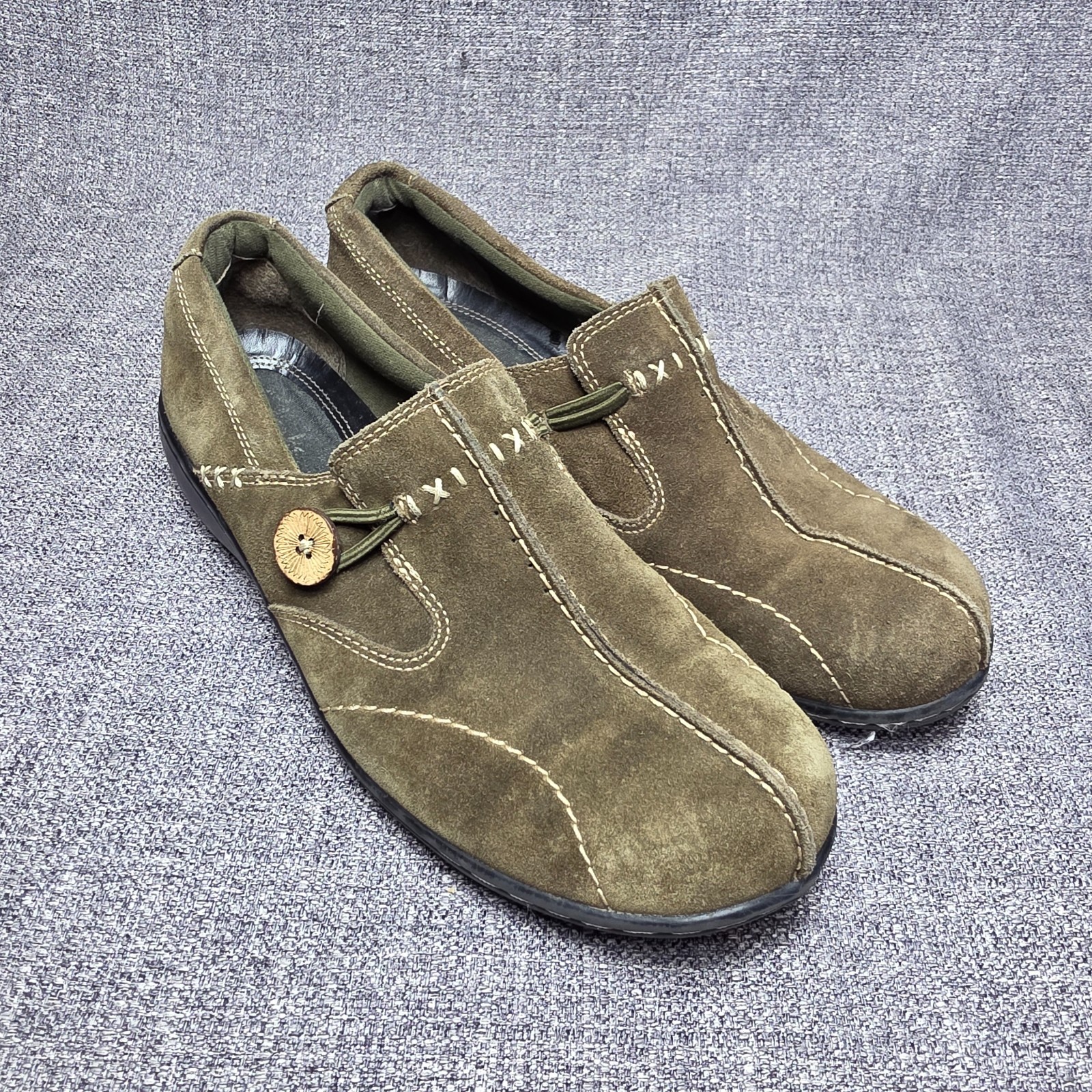 Clarks Bendables Green Button Accent Leather Slip On Loafers Size 8M 39307