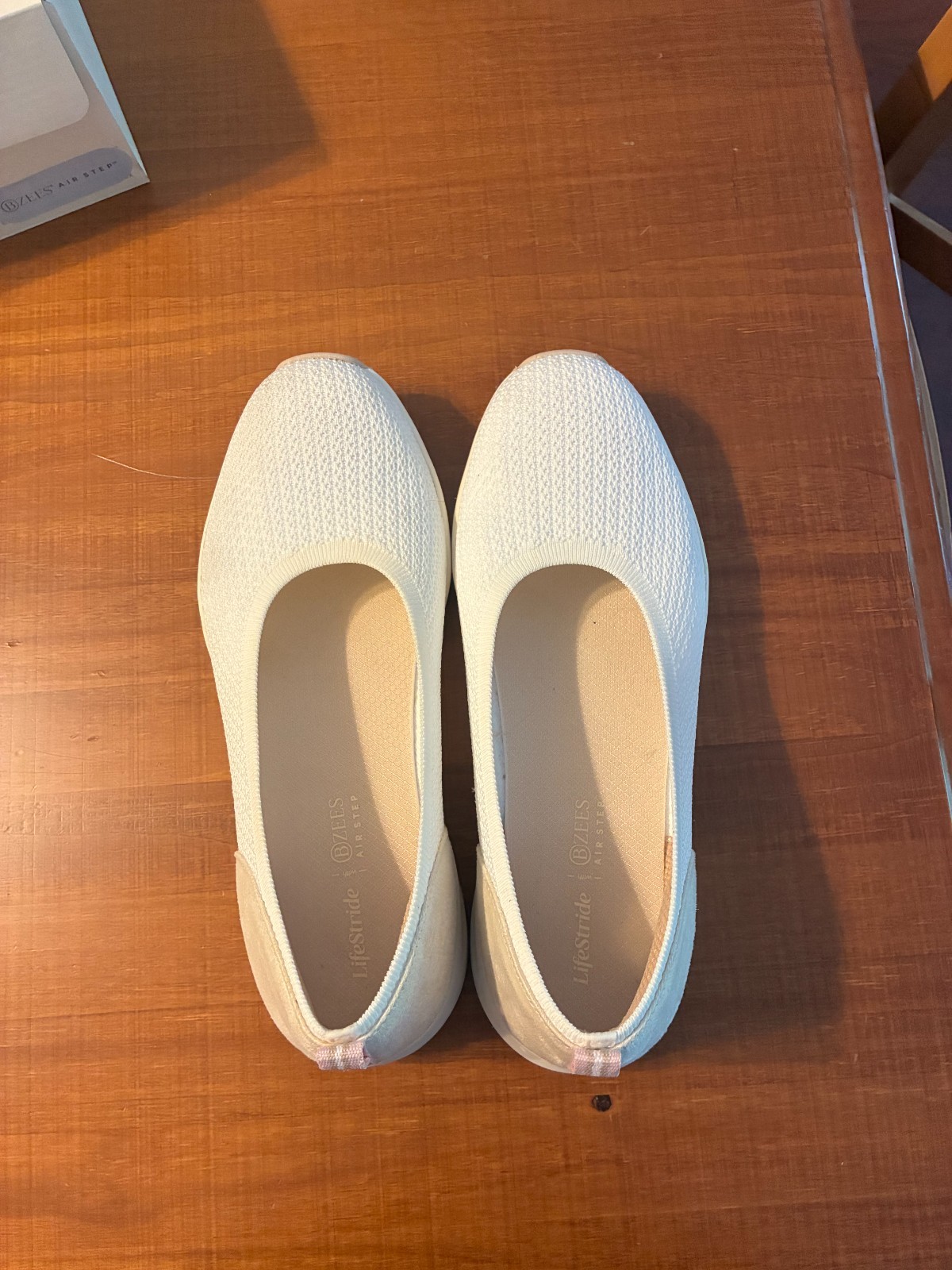 Lifestride Bzees Air Step Unity, White & Tan, Woman’s Size 9.5 Wide