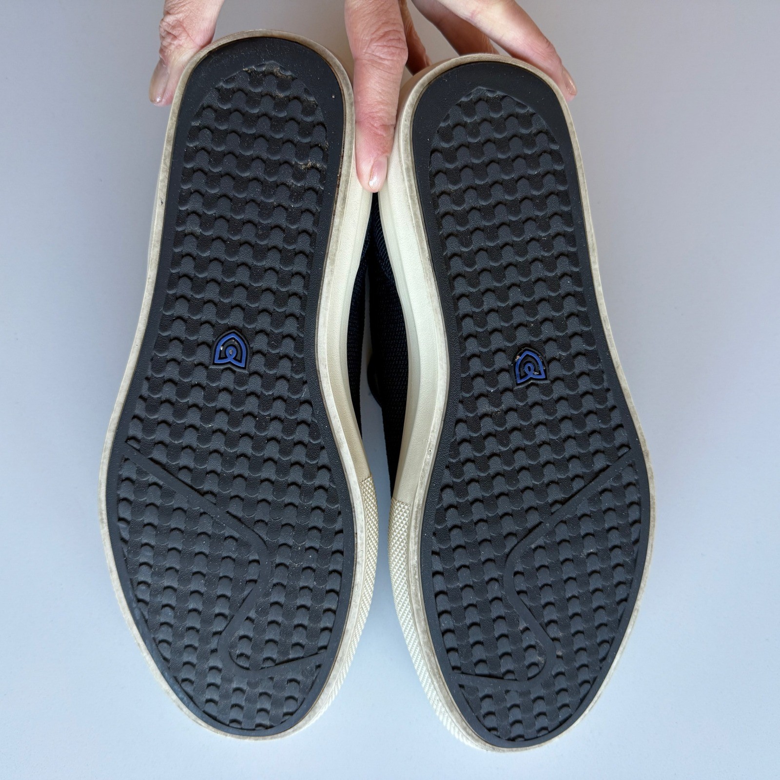 Rothy’s RS02 Sustainable Knit Unisex Comfort Travel Navy Sneakers men 8 wmn 9.5