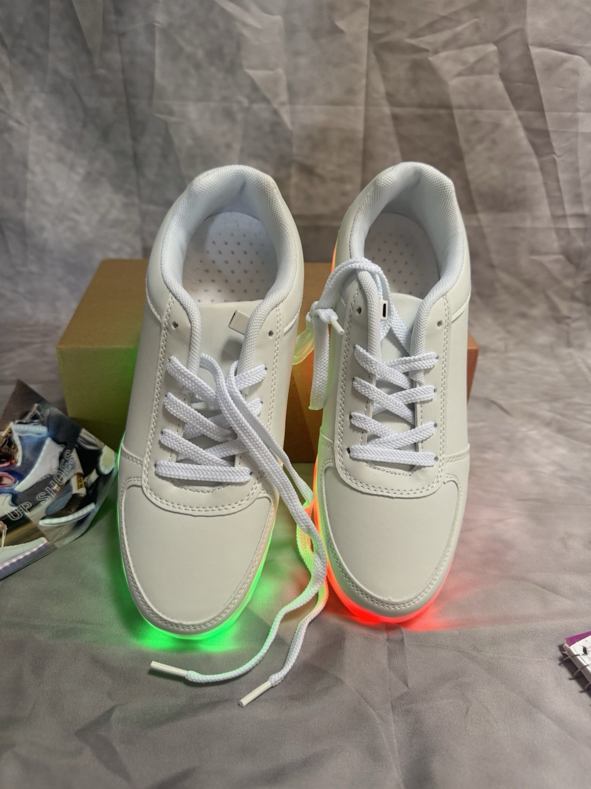YuanRoad White Unisex LED Light Up Sneakers Women’s Size 8.5