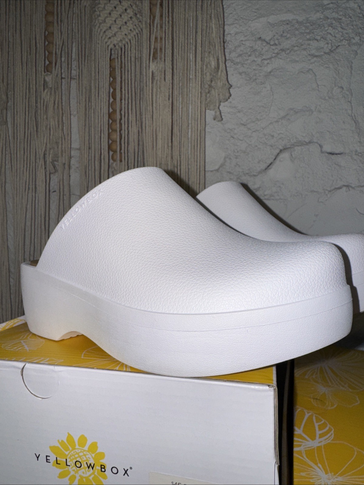 Zippy White Clogg shoes by Yellow box – size 8