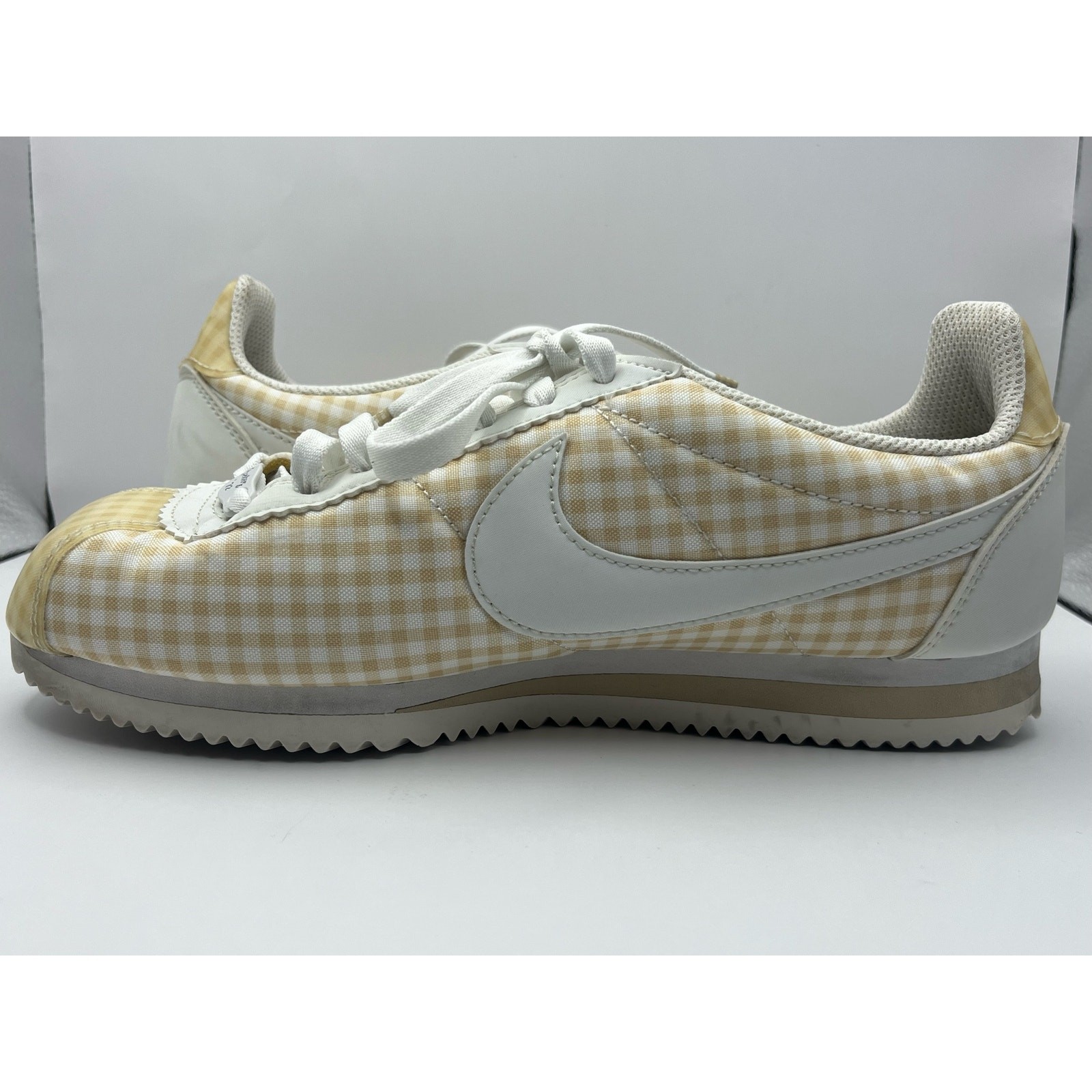 Nike Classic Cortez QS Summit White Yellow Women’s Size 8 USED