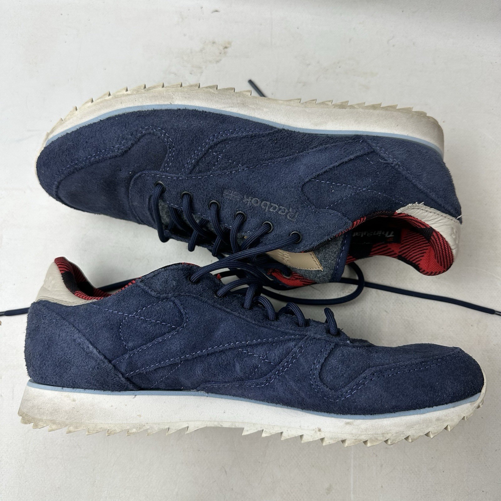 Reebok Classic Womens 8 Laced Sneakers Blue Sued Thinsulate Lined Tennis Shoes