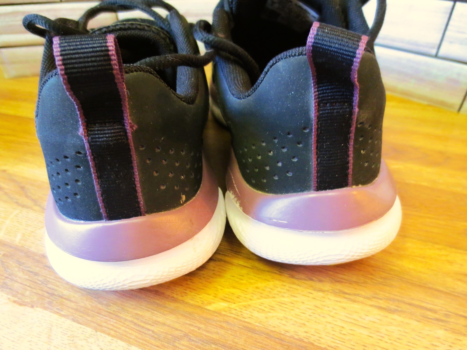 Under Armour Charged Assert 9 Running Shoes WOMEN’S SIZE 8 Black & Pink NICE!!