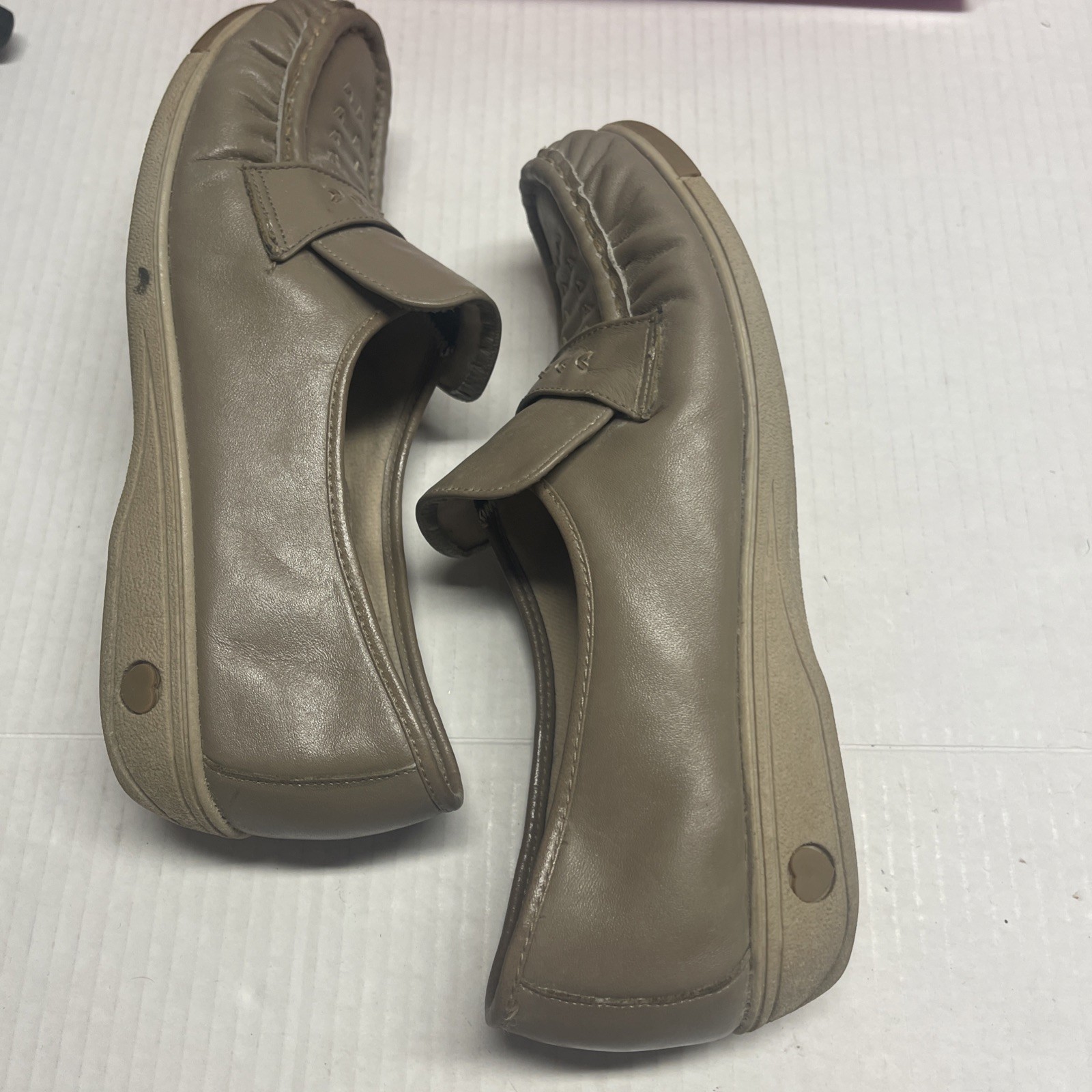 Soft Spots Venus Lite Womens Size 9 S Taupe with box