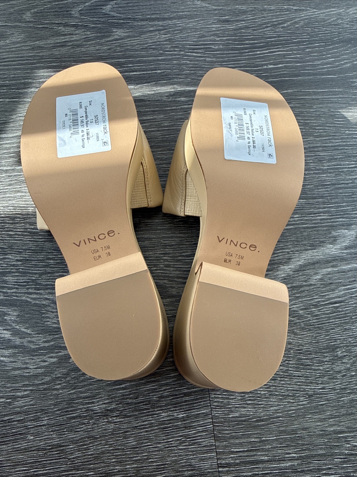 NWD $300 Vince Margo Leather Slip on Slide Sandals Color Blonde Tan Sz 7.5 M/38