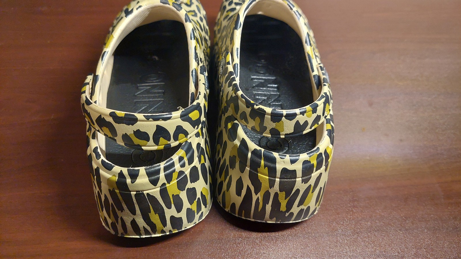 Conno 6 Women’s High Bottom Clogs Size 39-40