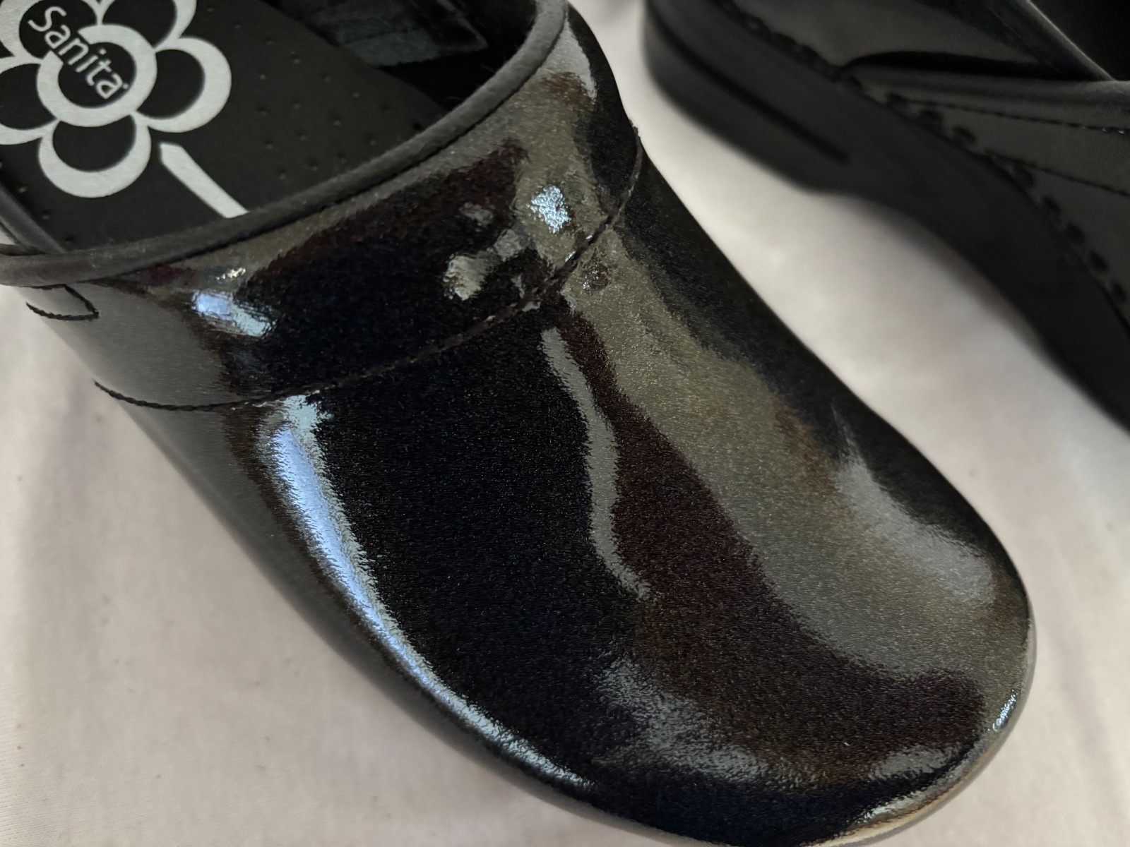 New in box Sanita The Original Danish clogs metalic charcoal size 6