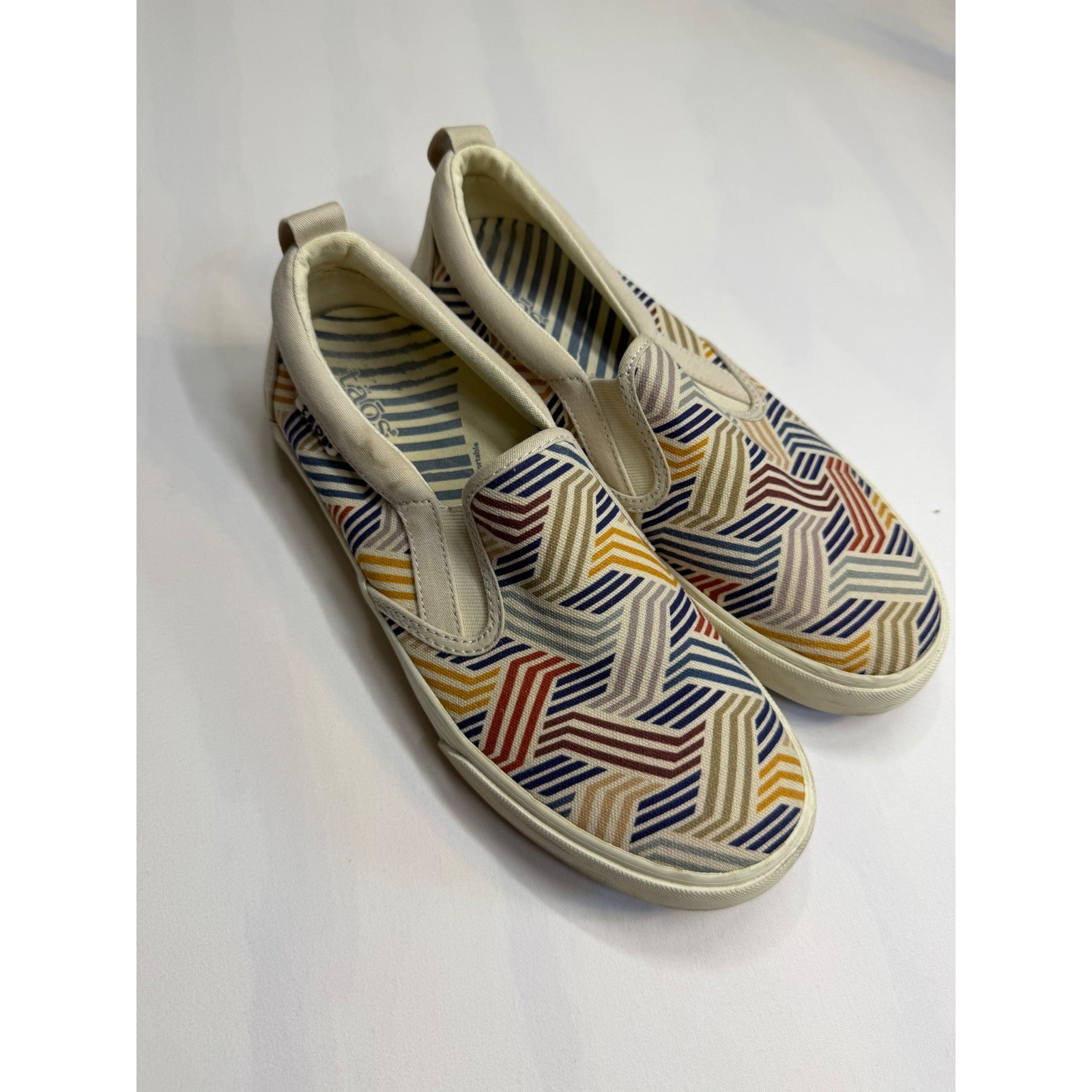 Taos Rubber Soul Slip On Sneakers Multi Color Geometric Canvas Womens 8.5