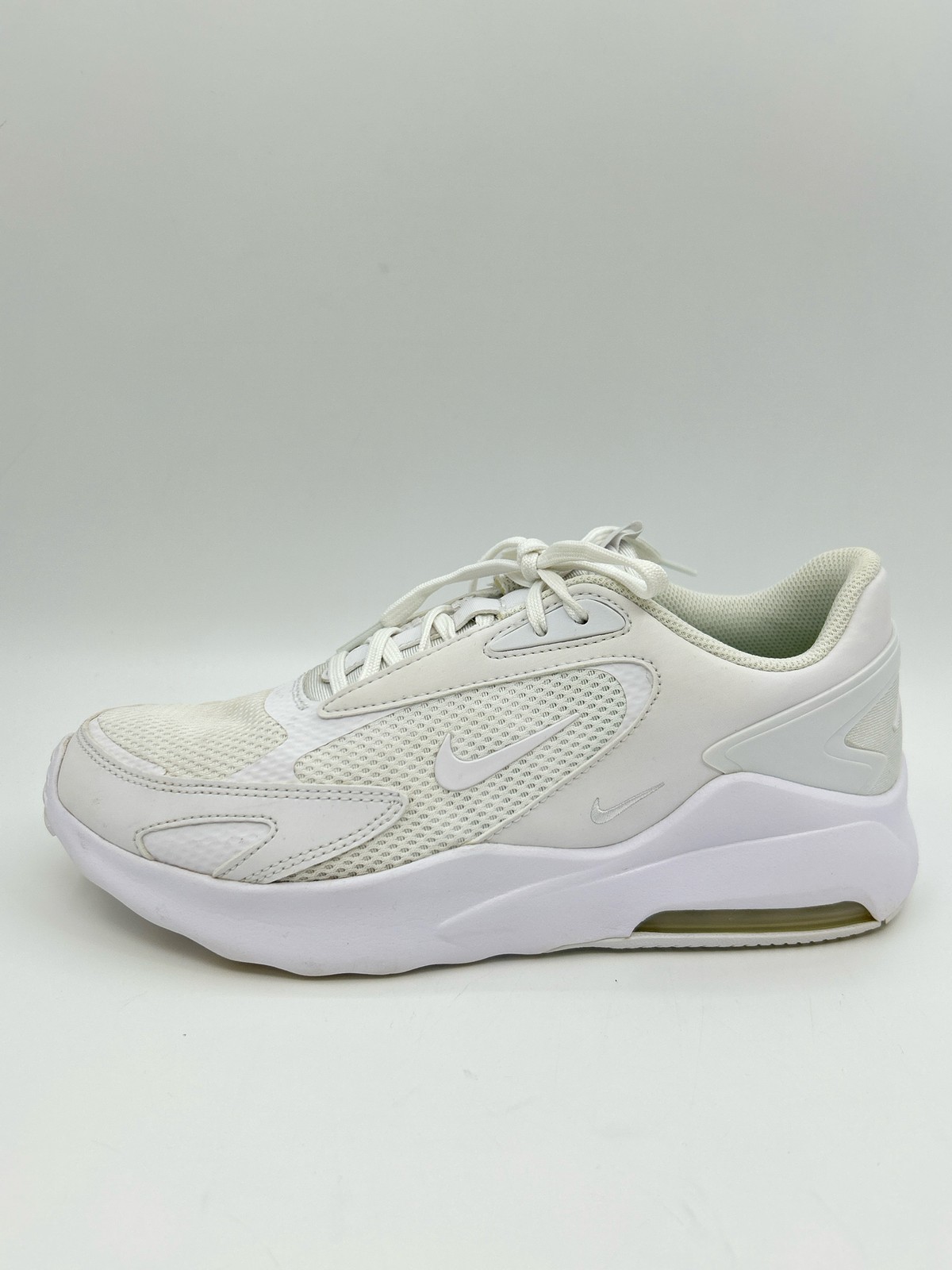Nike Airmax Bolt Triple White Running Sneakers Size 10 Cushioned Sports Women