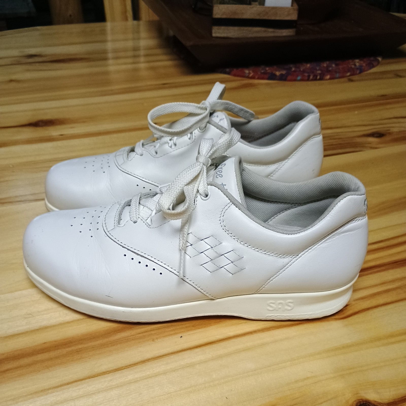 SAS Free Time Shoes Women’s Size 7.5 M White TriPad Comfort Walking Shoe
