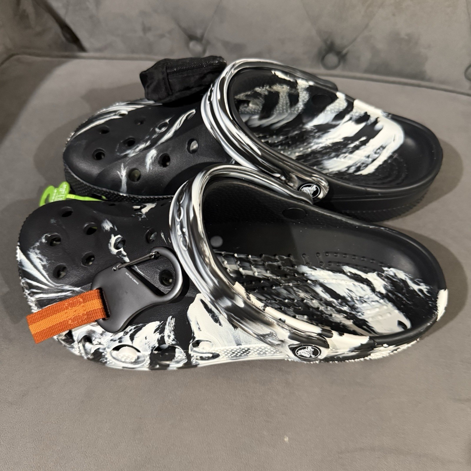 New CROCS Baya Marbled Pouch Clog Black/White Unisex W11 / M9