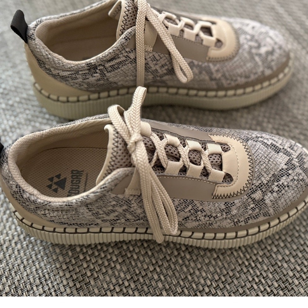 COUGAR NWOT Sayah Leather/Nylon Snakeskin Platform Sneaker 8.5 Beige Taupe