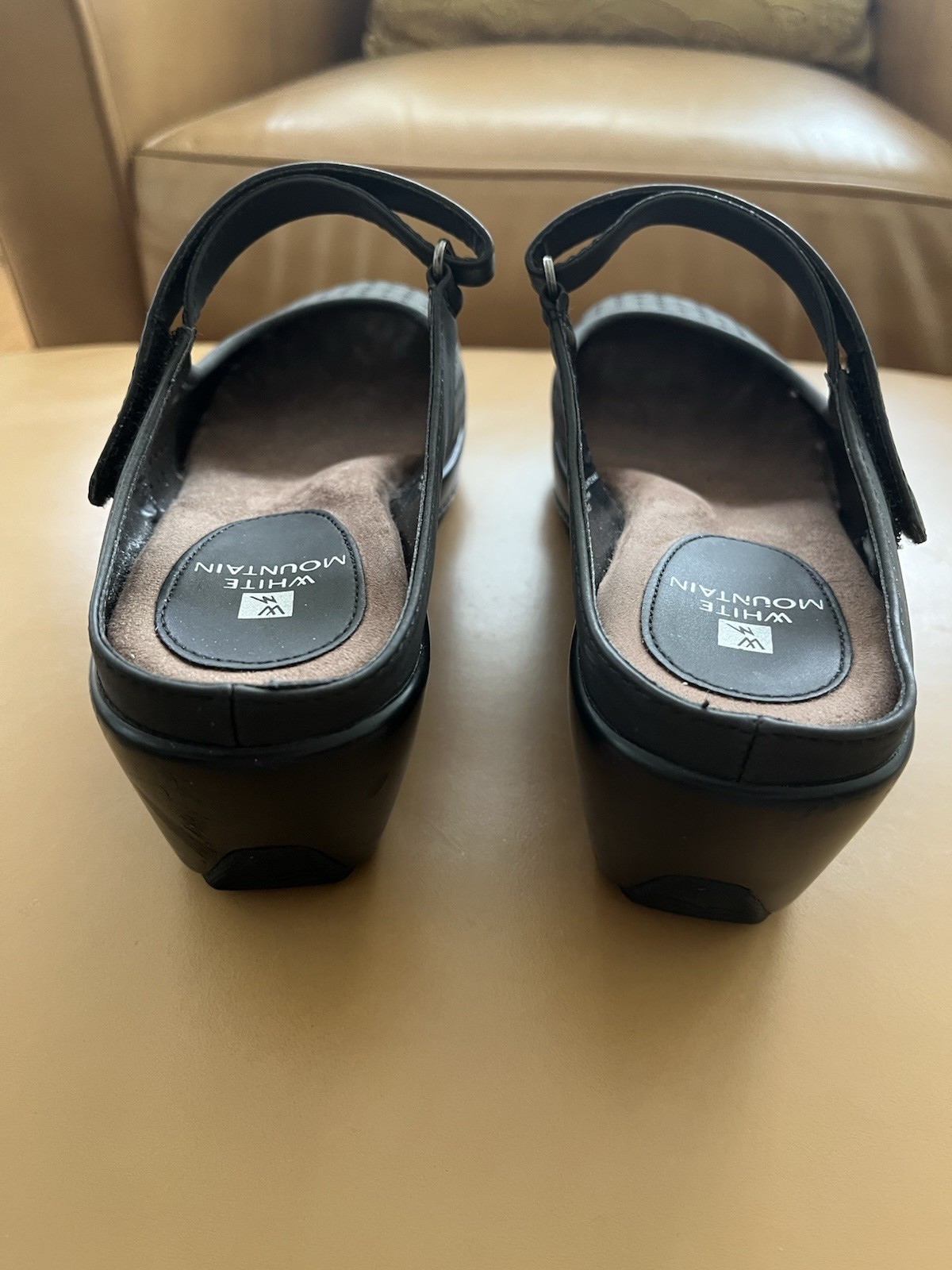 White Mountain Vinto Mary Jane Platform Clogs Women’s Size 8M Black Laser Cut