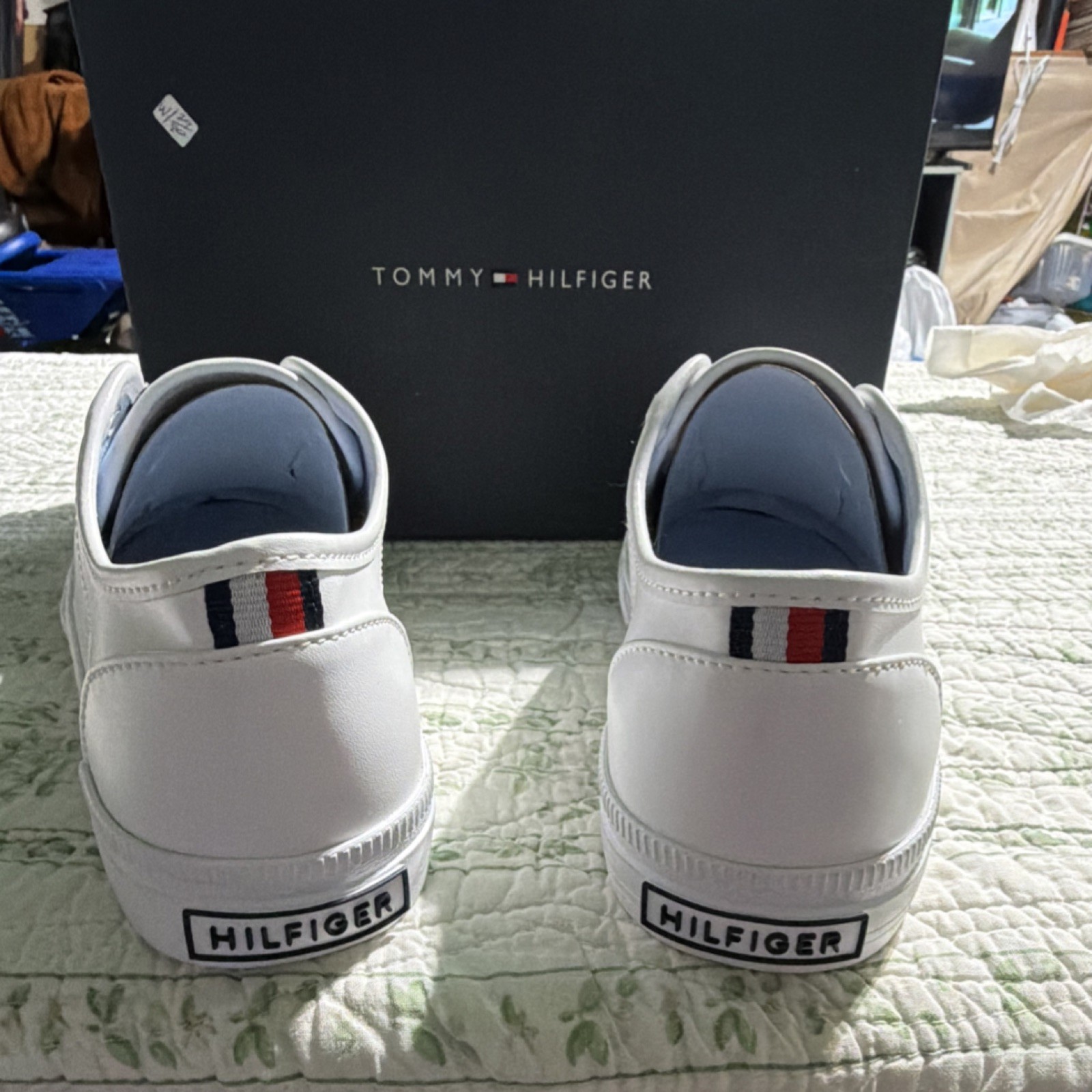Tommy Hilfiger Anni Women’s Slip-On Comfort Shoes White Navy Red Size 6M